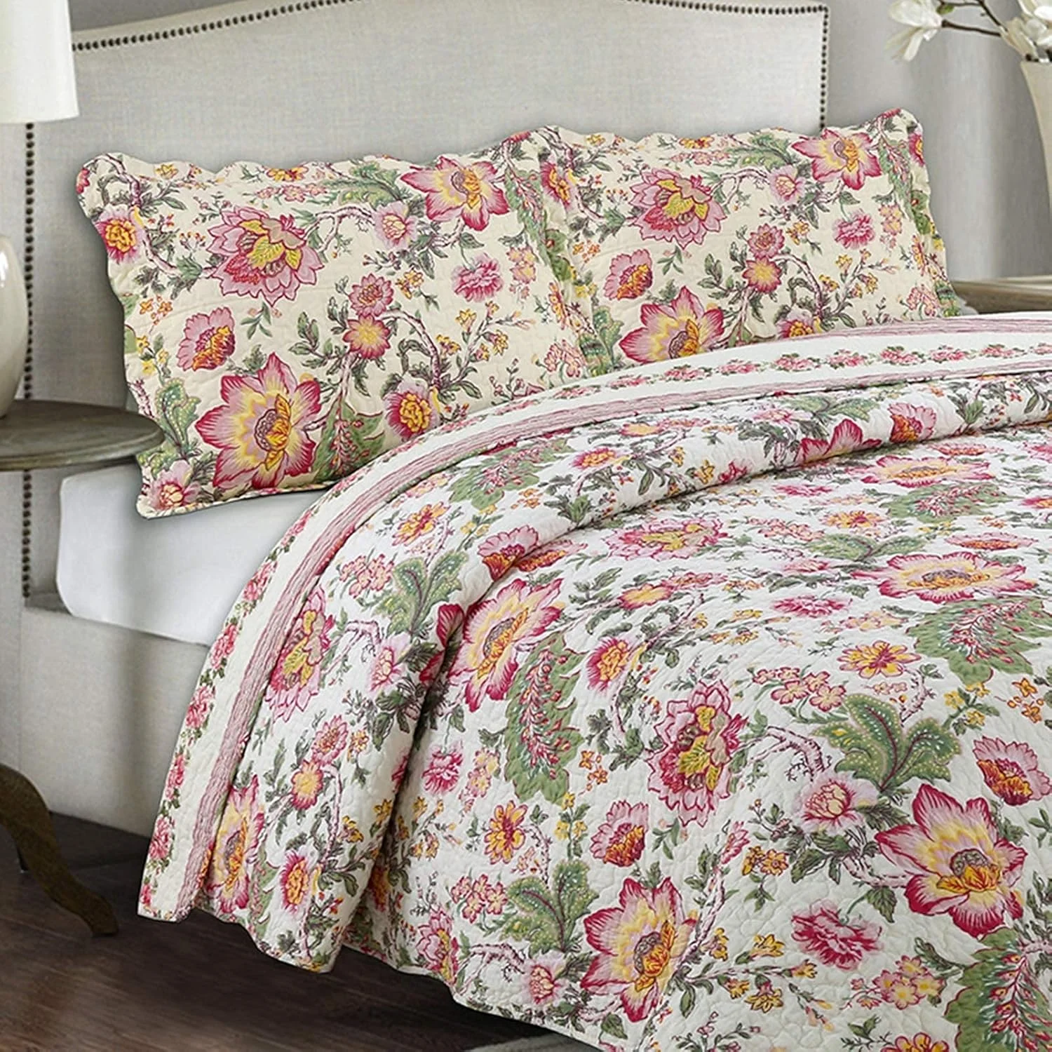 روتختی سه تکه طرح گلدار، سایز خیلی بزرگ، طرح تکه دوزی شده، رو تختی نرم و راحت دو رو به همراه 2 روبالشتی روتختی سه تکه طرح گلدار، سایز خیلی بزرگ، طرح تکه دوزی شده، رو تختی نرم و راحت دو رو به همراه 2 روبالشتی