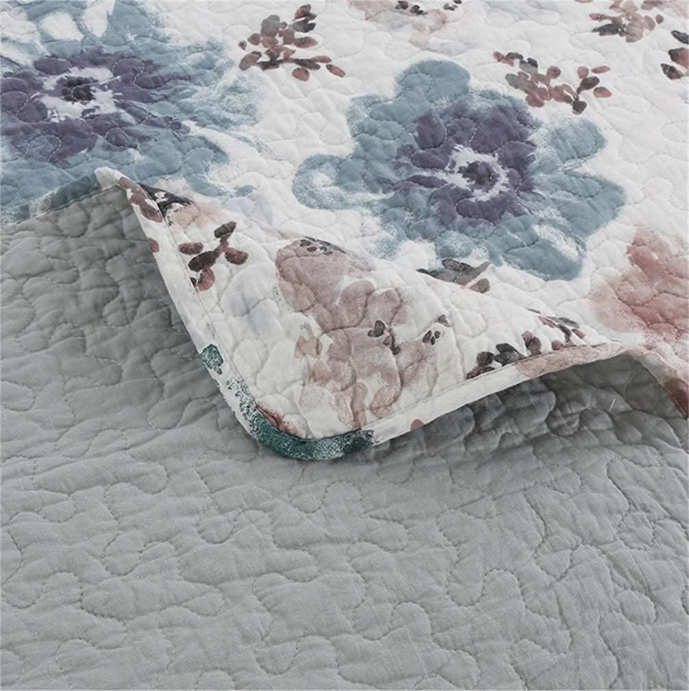 رو تختی تکه دوزی شده، رو تختی میکروفایبر با طرح گلدار صورتی سبز آبی، روتختی 240x260 سانتی متر، رو تختی لحافی برای تخت دونفره، 2 روبالشتی 50x70 سانتی متر رو تختی تکه دوزی شده، رو تختی میکروفایبر با طرح گلدار صورتی سبز آبی، روتختی 240x260 سانتی متر، رو تختی لحافی برای تخت دونفره، 2 روبالشتی 50x70 سانتی متر