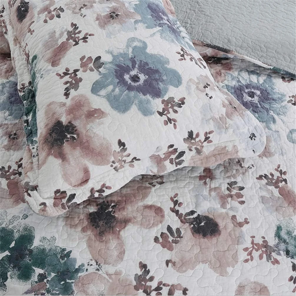 رو تختی تکه دوزی شده، رو تختی میکروفایبر با طرح گلدار صورتی سبز آبی، روتختی 240x260 سانتی متر، رو تختی لحافی برای تخت دونفره، 2 روبالشتی 50x70 سانتی متر رو تختی تکه دوزی شده، رو تختی میکروفایبر با طرح گلدار صورتی سبز آبی، روتختی 240x260 سانتی متر، رو تختی لحافی برای تخت دونفره، 2 روبالشتی 50x70 سانتی متر