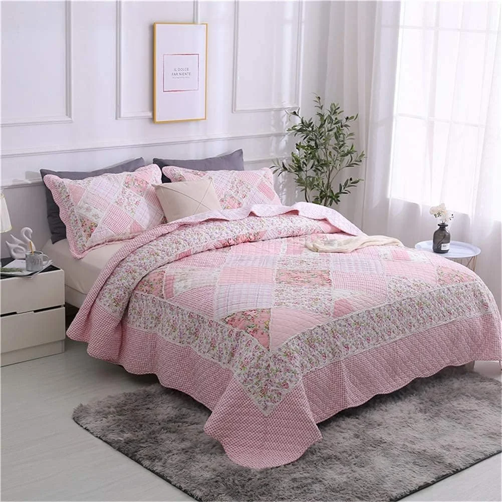 ست روتختی سه تکه طرح تکه دوزی شده، شامل 1 روتختی صورتی و 2 روبالشتی، مناسب تخت کینگ