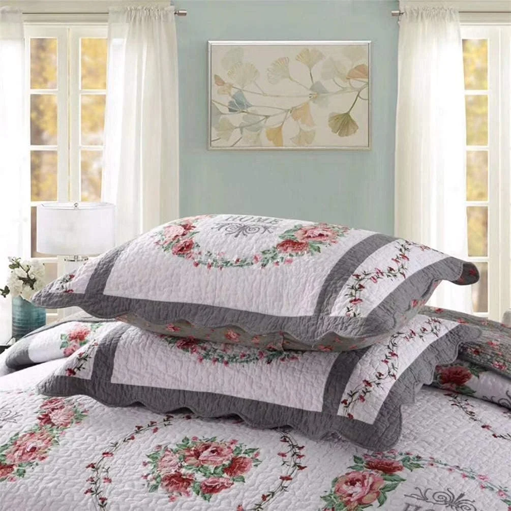 روتختی تکه‌دوزی شده طرح گلدار 3 تکه شامل 1 روتختی و 2 روبالشی