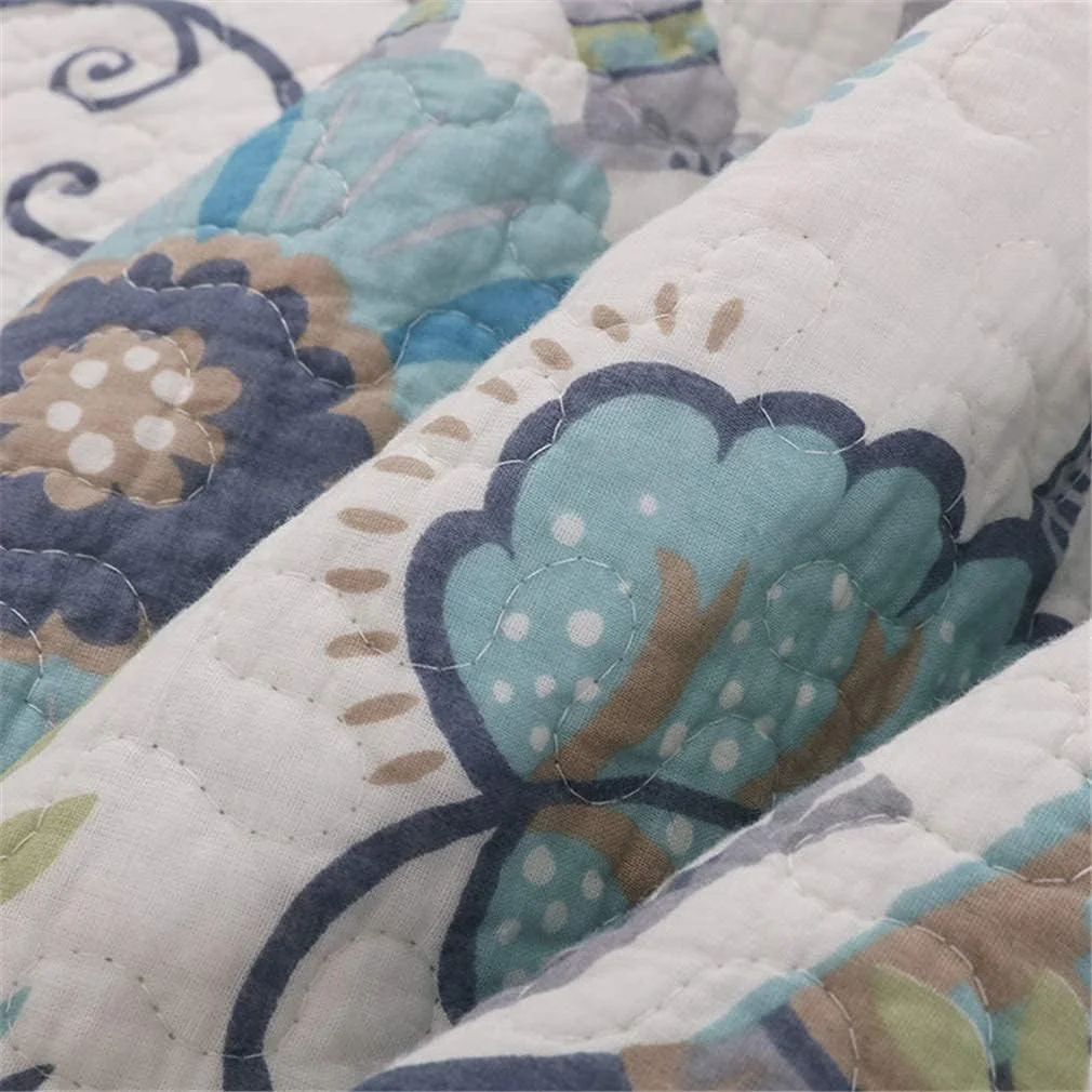 روتختی تکه دوزی شده طرح قدیمی شامل ۱ عدد روتختی و ۲ عدد روبالشی