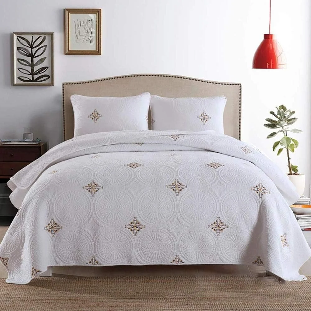 ست لحاف سه تکه سفید طرح دار سایز کینگ 230 در 250 سانتی متر، لحاف نخی سبک و گرم با طرح گل برجسته به همراه 2 روبالشتی 50 در 70 سانتی متر، سفید E-230X250cm ست لحاف سه تکه سفید طرح دار سایز کینگ 230 در 250 سانتی متر، لحاف نخی سبک و گرم با طرح گل برجسته به همراه 2 روبالشتی 50 در 70 سانتی متر، سفید E-230X250cm