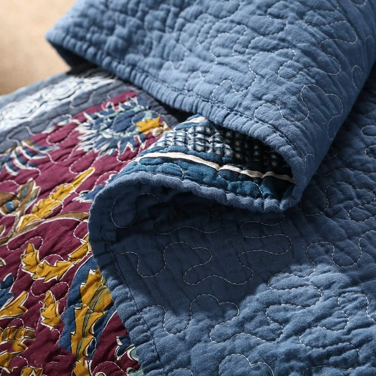 روتختی دو نفره طرح تکه دوزی شده، لحاف طرح دار به همراه روبالشتی، دو رو، مناسب چهار فصل، 230 در 250 سانتی متر