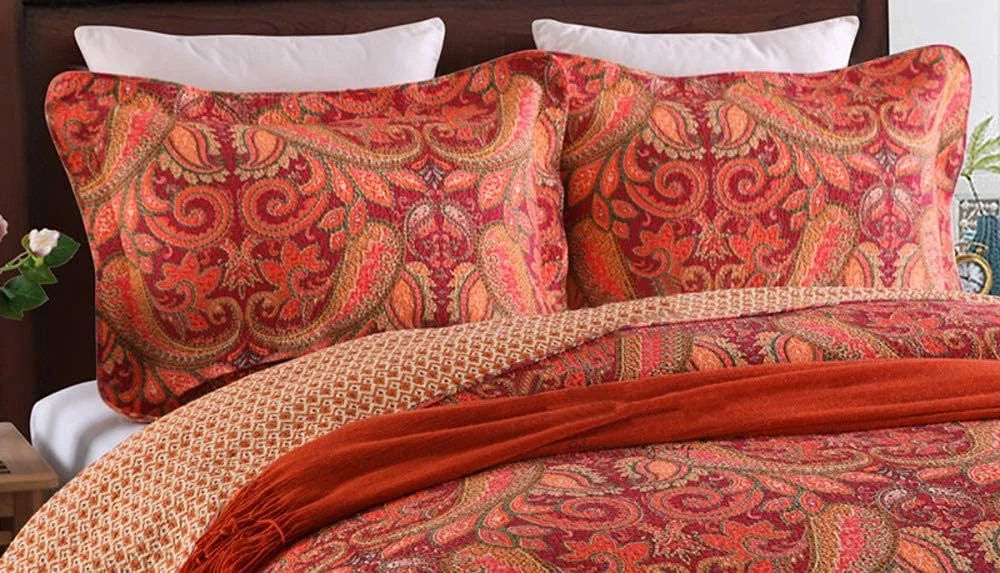 روتختی قرمز سایز کینگ به همراه روبالشتی، ست لحاف تکه دوزی شده، رو تختی پنبه ای، رو انداز تخت، ست 3 تکه تزئینی، RedC-230X250,Redb-king 230X250cm