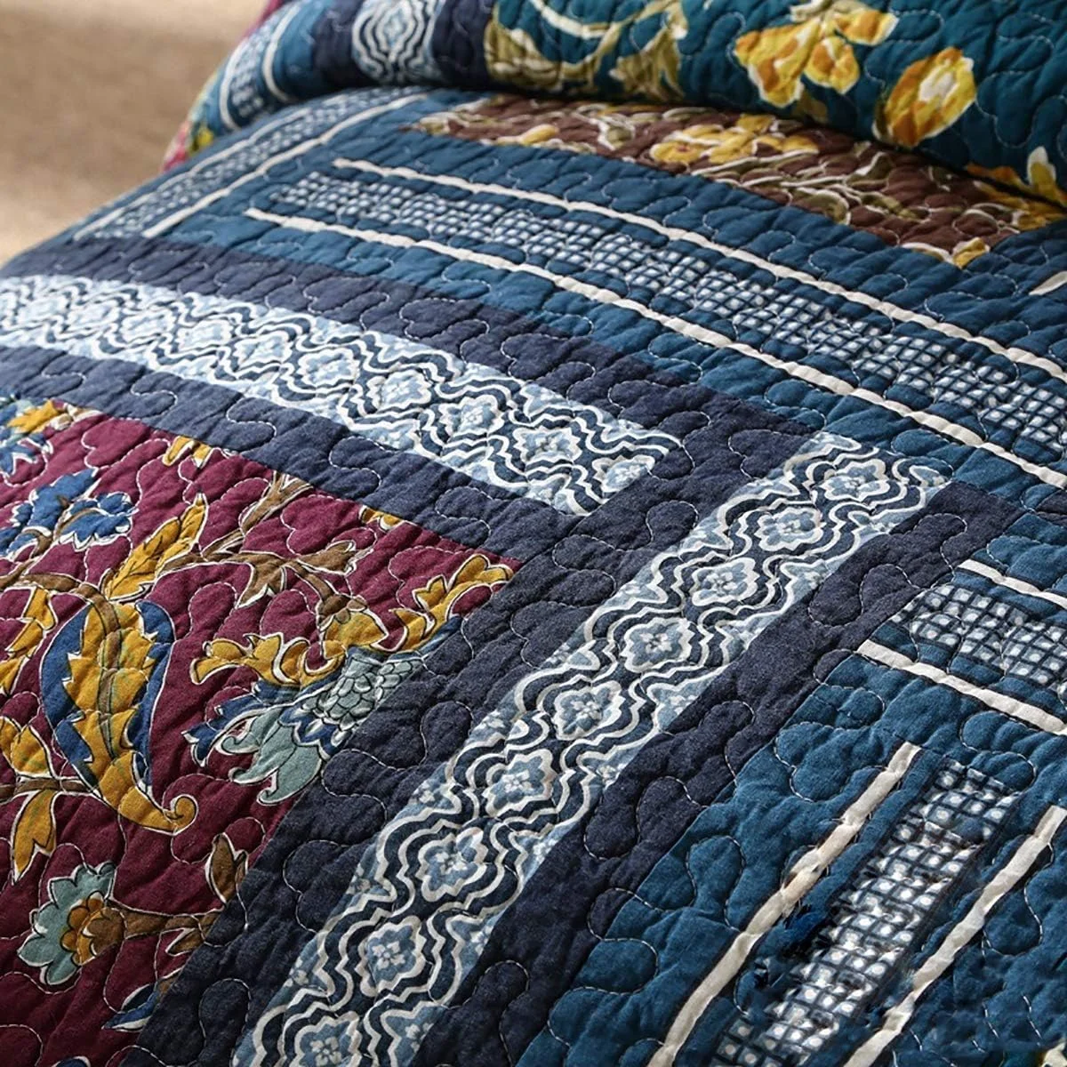 روتختی دو نفره طرح تکه دوزی شده، لحاف طرح دار به همراه روبالشتی، دو رو، مناسب چهار فصل، 230 در 250 سانتی متر