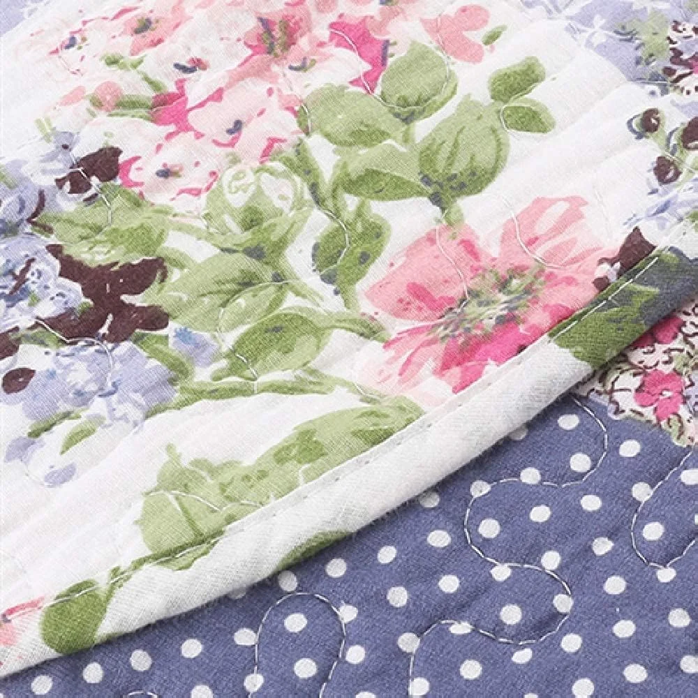 روتختی پنبه ای تکه دوزی شده، لحاف رنگی ترکیبی طرح گلدار قدیمی، رو تختی دو نفره برگشت پذیر، روکش لحاف نرم و راحت از جنس میکروفیبر، همراه با روبالشی