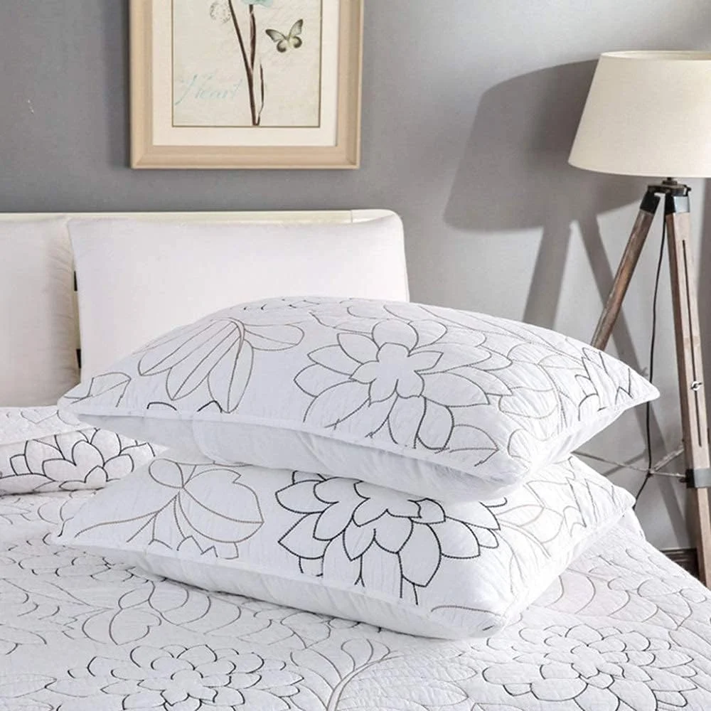 رو تختی سفید طرح دار لحافی گلدوزی شده ست روتختی 3 تکه لحاف دو نفره / رو تختی + 2 روبالشی سایز کوئین: 230cmx250cm (کینگ 250cmx270cm) (کینگ 250cmx270cm) رو تختی سفید طرح دار لحافی گلدوزی شده ست روتختی 3 تکه لحاف دو نفره / رو تختی + 2 روبالشی سایز کوئین: 230cmx250cm (کینگ 250cmx270cm) (کینگ 250cmx270cm)