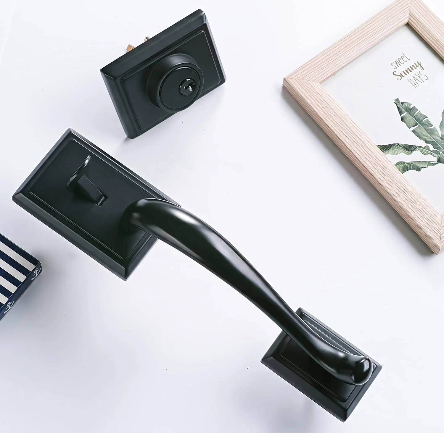 دستگیره ورودی مشکی مات و قفل درب ورودی، قفل سیلندر تکی مربعی و دستگیره اهرمی برگشت پذیر برای درب های راست و چپ، سنگین دستگیره ورودی مشکی مات و قفل درب ورودی، قفل سیلندر تکی مربعی و دستگیره اهرمی برگشت پذیر برای درب های راست و چپ، سنگین