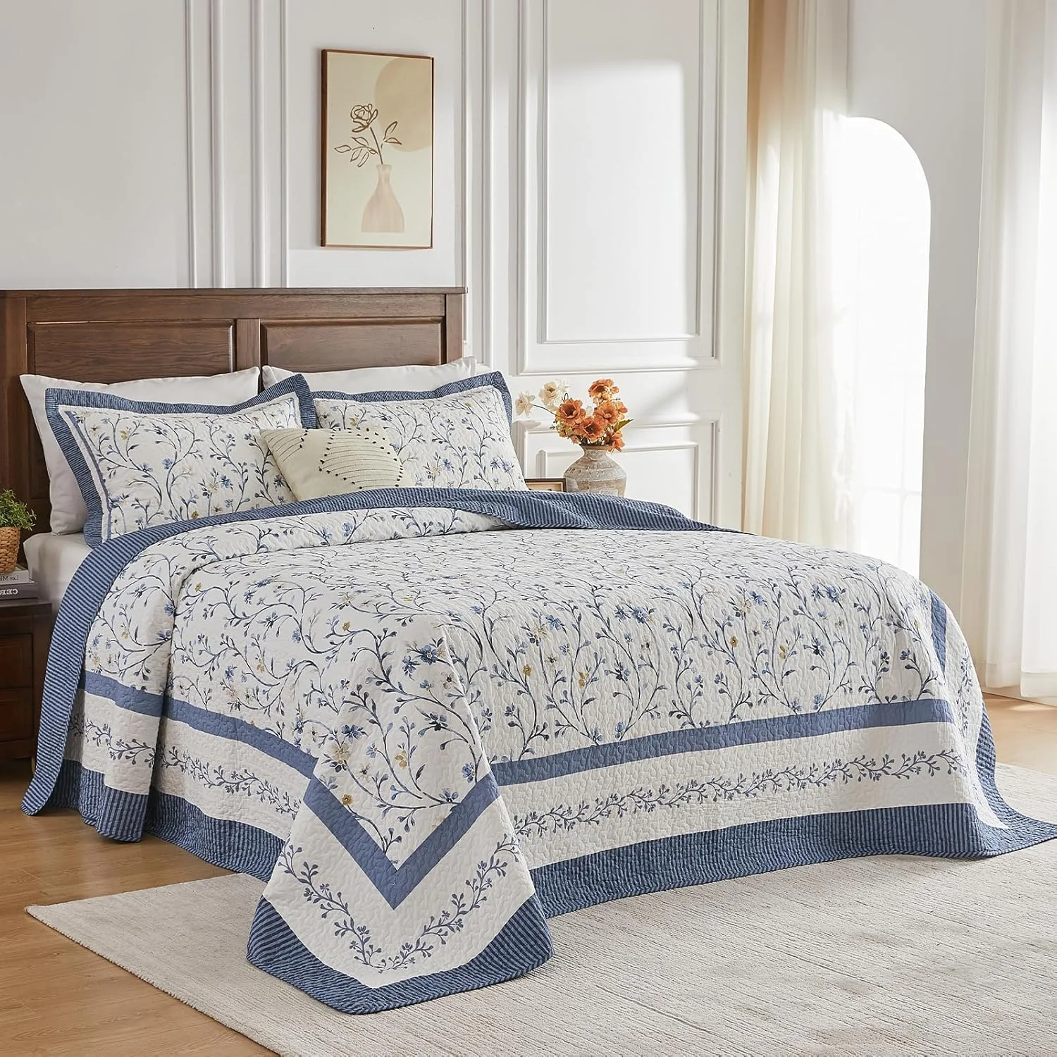 روتختی کینگ سایز بزرگ 325x305 سانتی متر - رو تختی لحافی سبک وزن تمام فصل پنبه ای 100% با طرح گل های رونده - روتختی شیک مدرن و روستایی - لحاف کینگ سایز بزرگ آبی/سفید