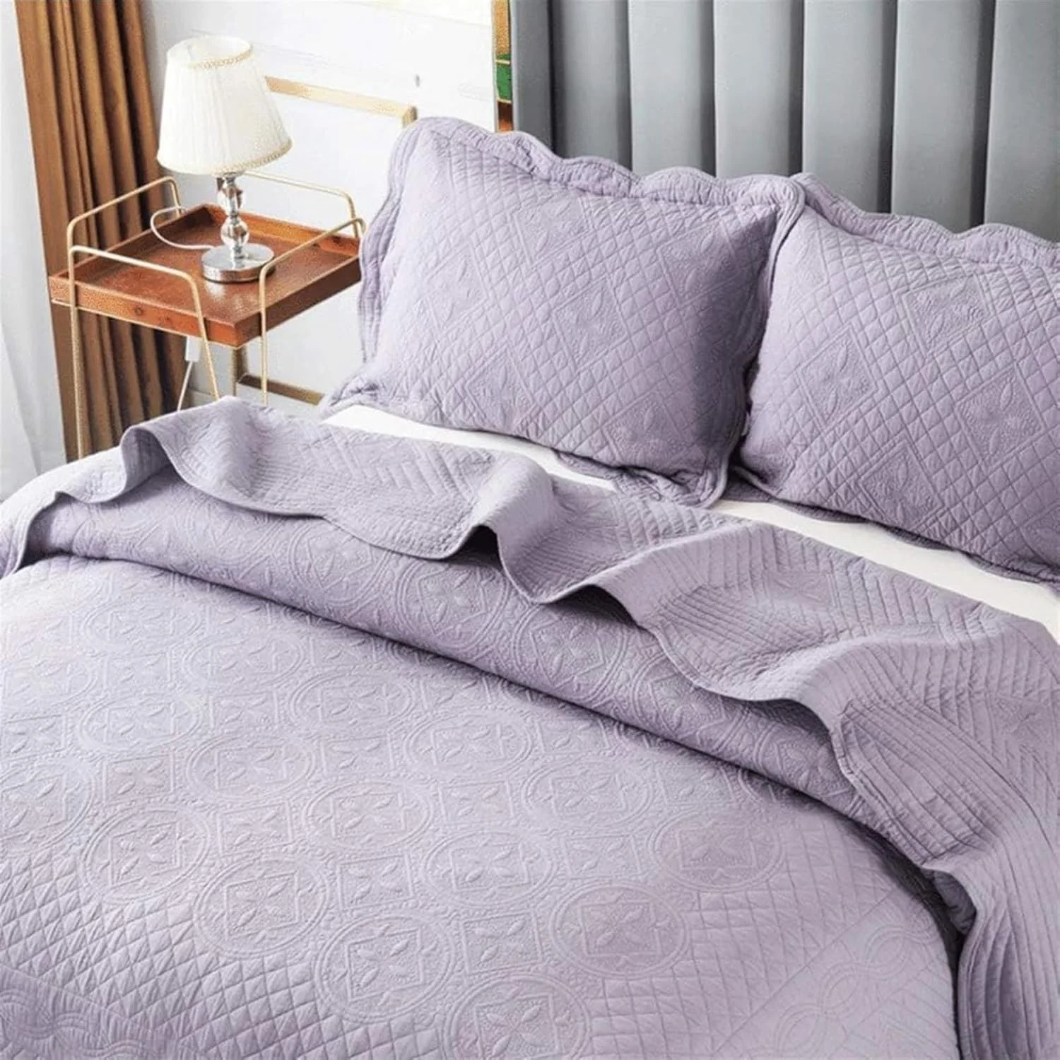 روتختی پنبه‌ای گارکان، لحاف روتختی کینگ، ست 3 تکه، تزئینی، دو رو، لحاف گلدوزی شیک، پتوی مناسب تمام فصول + 2 روبالشتی قهوه‌ای (رنگ: سفید، سایز: 223x234cm+50x70cm)