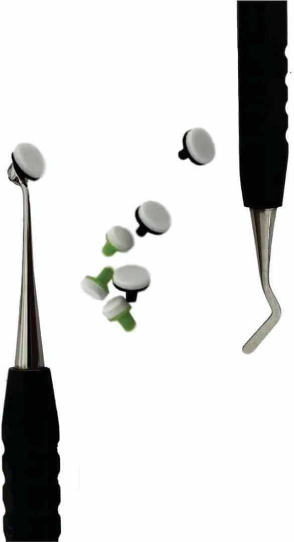 ابزار کامپوزیت دندانپزشکی فتاح طب، Optra Composite با دو سایز پد، استیل ضد زنگ فرانسوی با روکش تیتانیوم مشکی. ابزار کامپوزیت با پدهای نانو. ابزار کامپوزیت دندانپزشکی فتاح طب، Optra Composite با دو سایز پد، استیل ضد زنگ فرانسوی با روکش تیتانیوم مشکی. ابزار کامپوزیت با پدهای نانو.