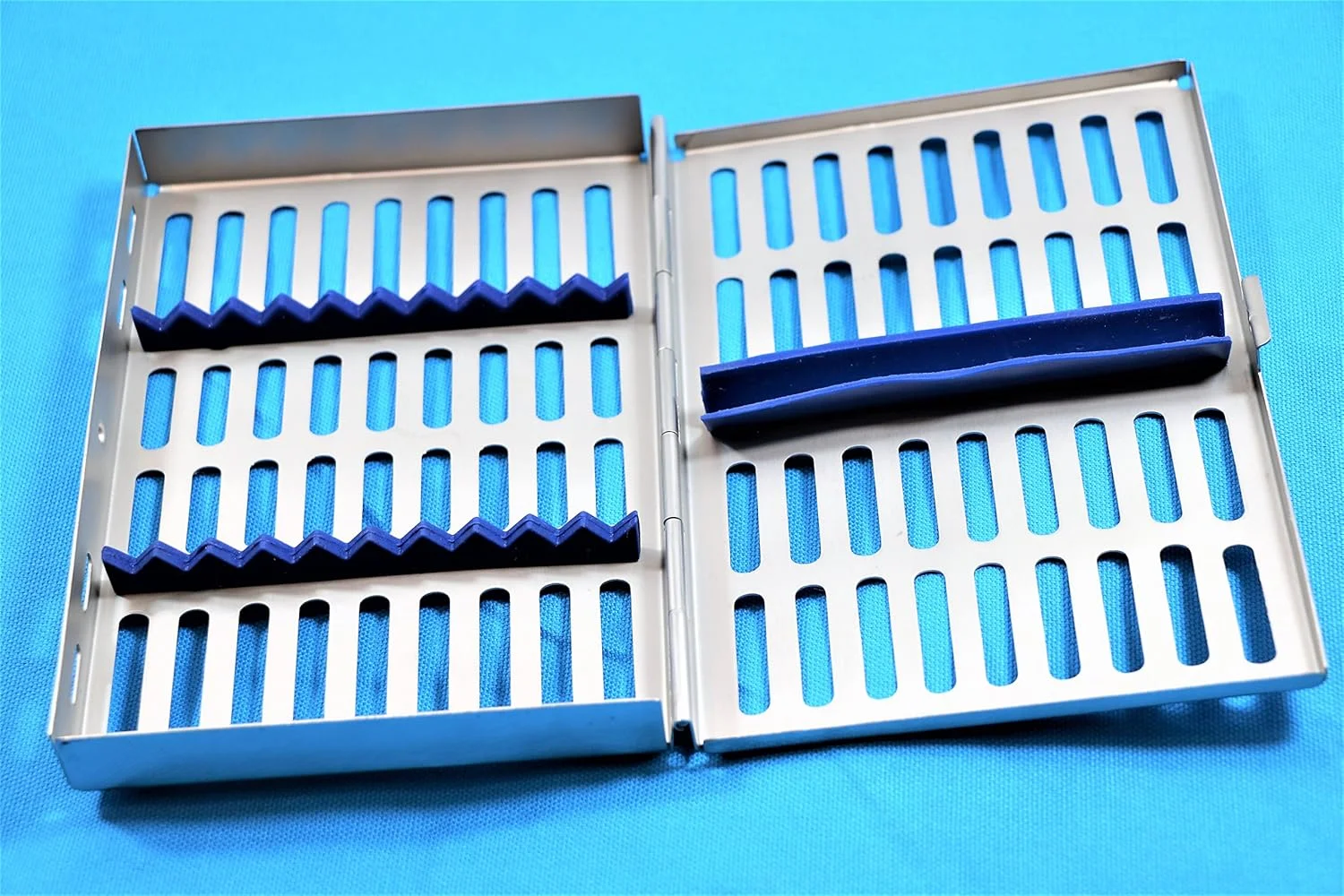 جعبه استریلیزاسیون اتوکلاو دندانپزشکی فولاد آلمانی Cynamed برای 10 ابزار جعبه استریلیزاسیون اتوکلاو دندانپزشکی فولاد آلمانی Cynamed برای 10 ابزار