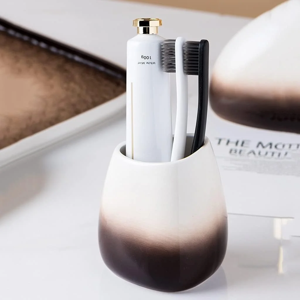 ست لوازم جانبی حمام 6 تکه سرامیکی با رنگ گرادیان شامل جای مایع صابون، جا مسواکی به همراه سینی ملامینه (رنگ: قهوه ای، سایز: ست 6 تکه) ست لوازم جانبی حمام 6 تکه سرامیکی با رنگ گرادیان شامل جای مایع صابون، جا مسواکی به همراه سینی ملامینه (رنگ: قهوه ای، سایز: ست 6 تکه)