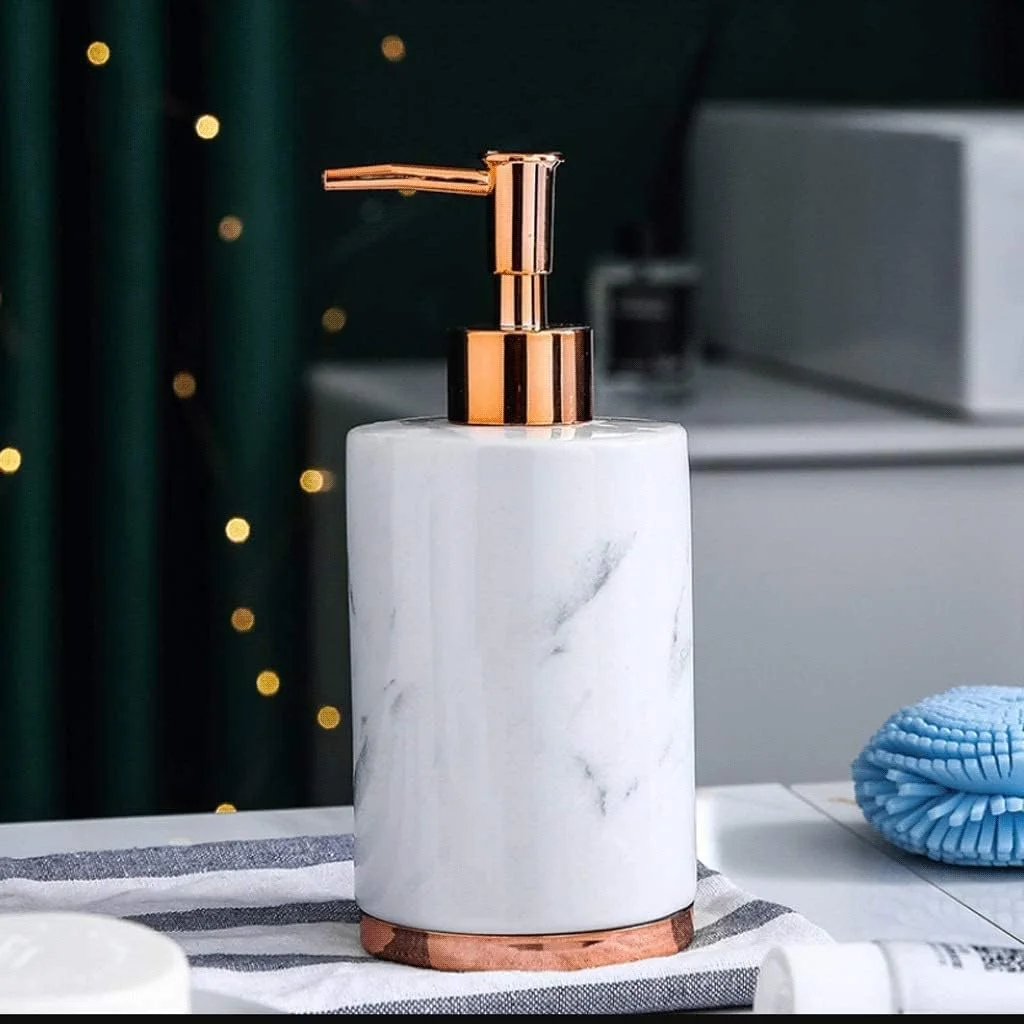 ست لوازم جانبی حمام، ست لوازم جانبی حمام با پایه فلزی، ست 5 تکه لوازم حمام با طرح سنگ مرمر، لوازم جانبی شامل جای مایع دستشویی و جا صابونی