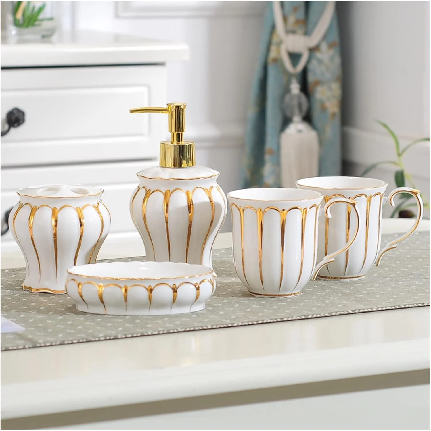 ست لوازم جانبی حمام 5 تکه AVLUZ، ست تزئینی سرامیکی طلایی رنگ آمیزی شده دستی، شامل جا مسواکی، 2 لیوان دهانشویه، جا صابونی، جا لوسیون