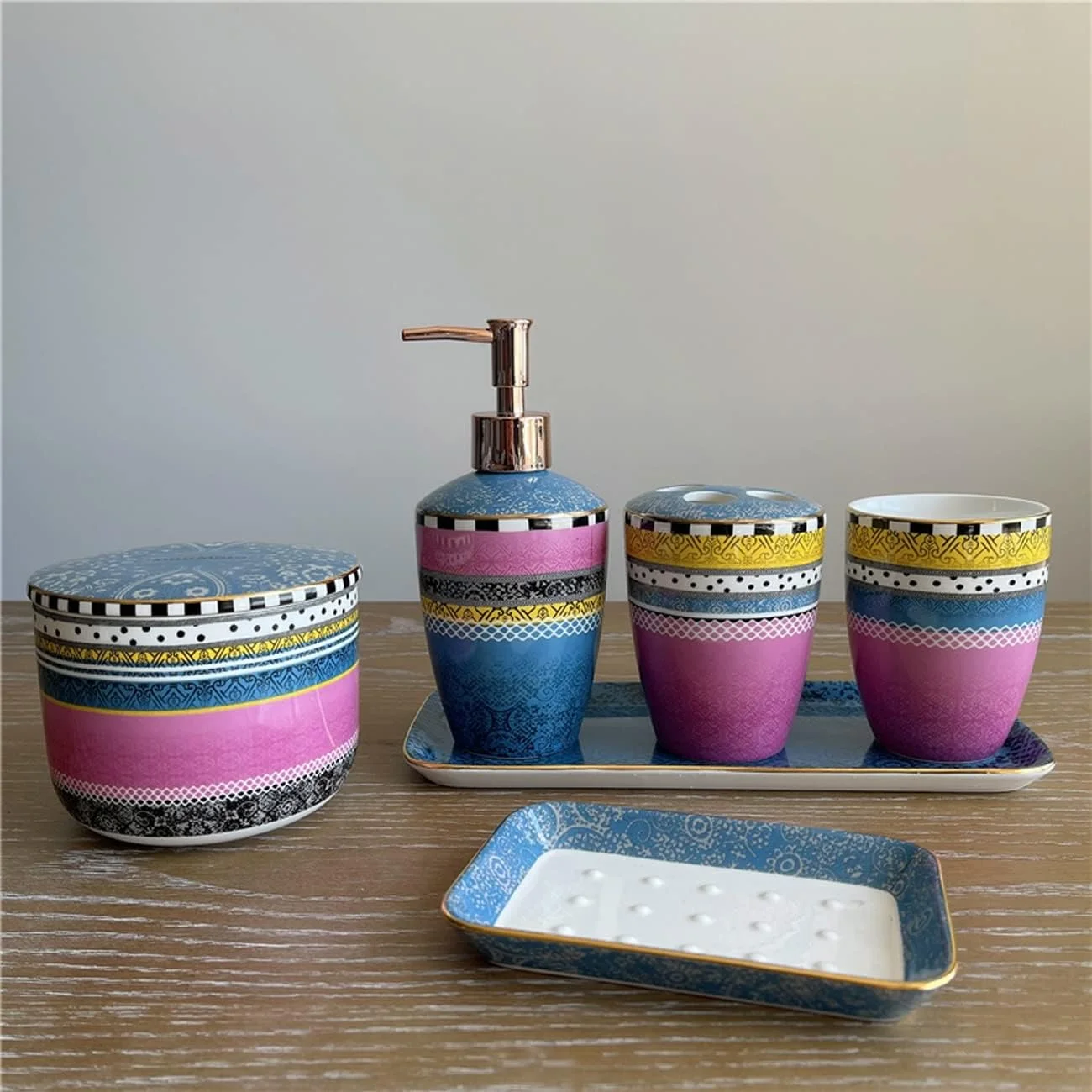 ست لوازم جانبی سرامیکی حمام AVLUZ، ست 6 تکه دکور حمام با طرح دستی شامل جای مایع لوسیون، جا مسواکی، لیوان، مخزن نگهداری، جای صابون و سینی (رنگ : A)