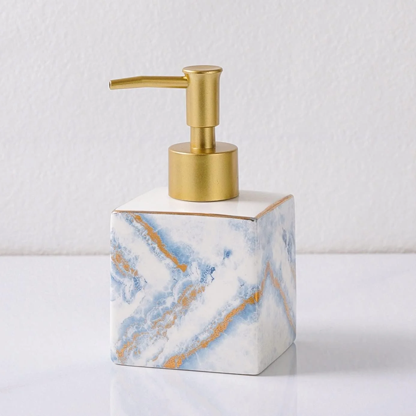 ست لوازم جانبی سرامیکی لوکس سرویس بهداشتی AVLUZ، کیت دکوری پیشخوان روشویی شامل جا مایع لوسیون، جا مسواکی، 2 لیوان، جا صابونی (اندازه: همراه با سینی فلزی)