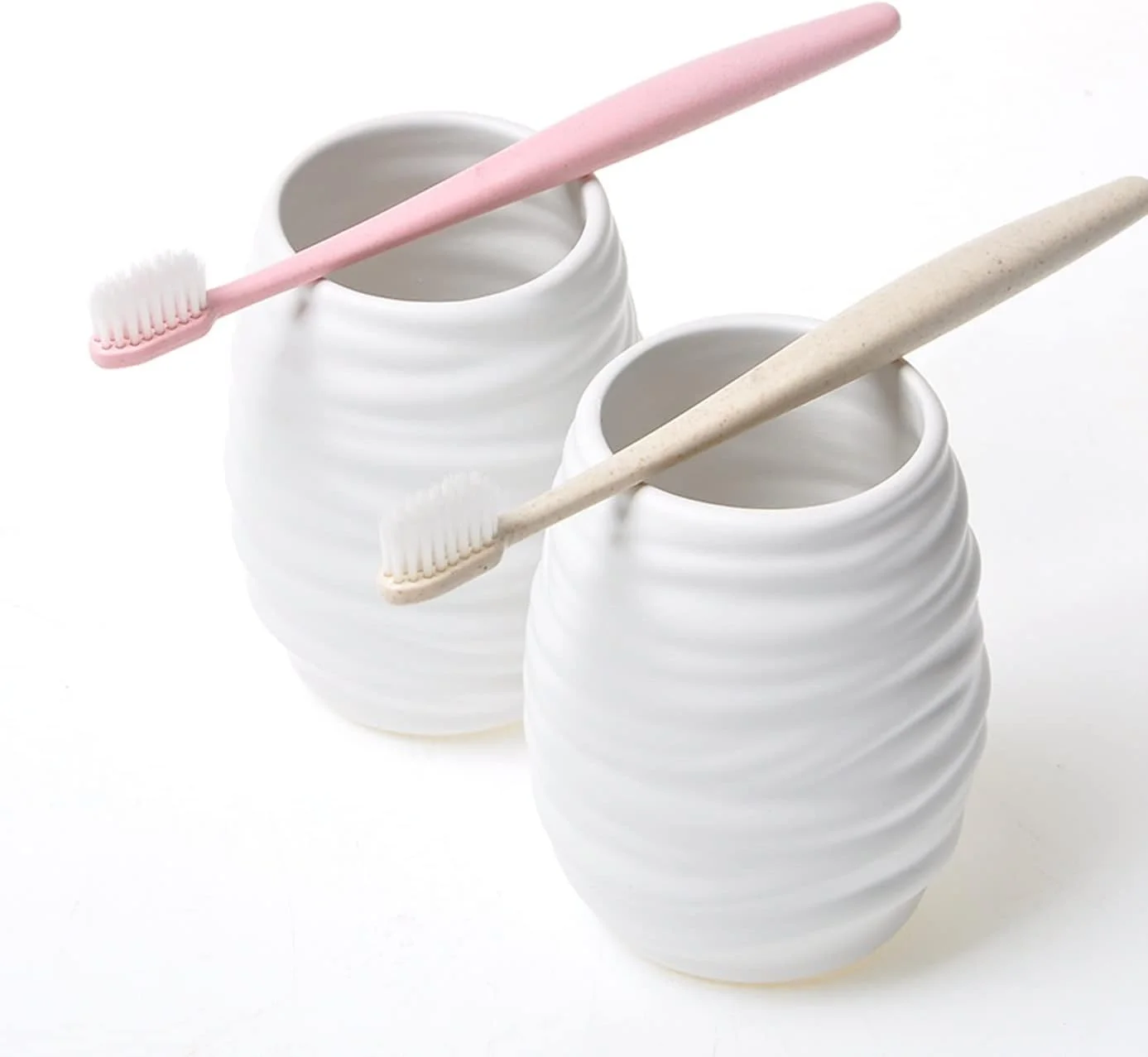 ست لوازم جانبی مدرن سرویس بهداشتی AVLUZ، ست کامل دکوری سرامیکی با بافت مارپیچی سفید شامل جا مایع لوسیون، جا مسواکی، 2 عدد لیوان، جا صابونی (رنگ: بدون سینی)