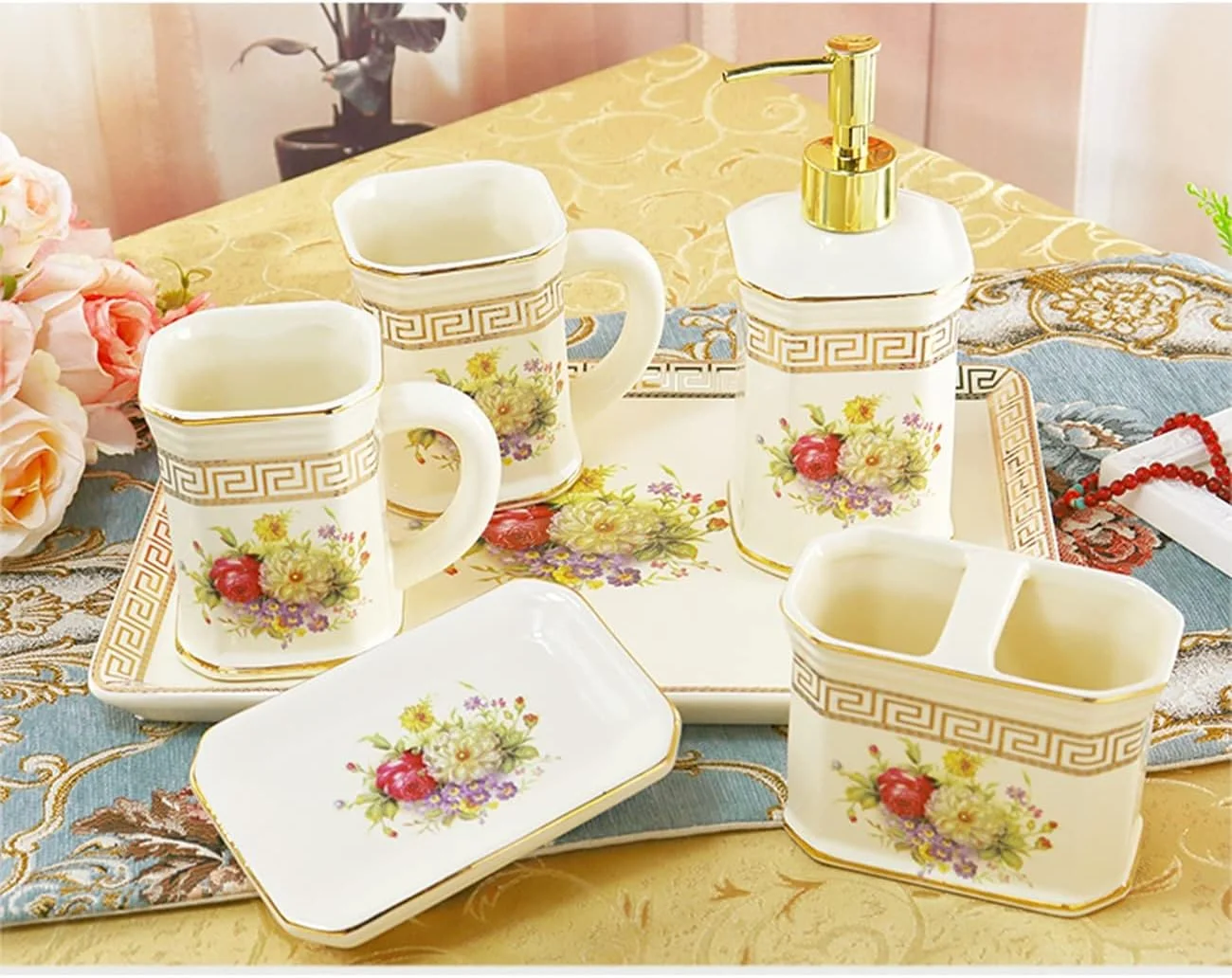 ست لوازم جانبی کلاسیک حمام AVLUZ، ست کامل دکور حمام سرامیکی با گل ختمی نقاشی شده با دست شامل جا مایع لوسیون، جا مسواکی، 2 لیوان و جا صابونی (اندازه: بدون سینی)
