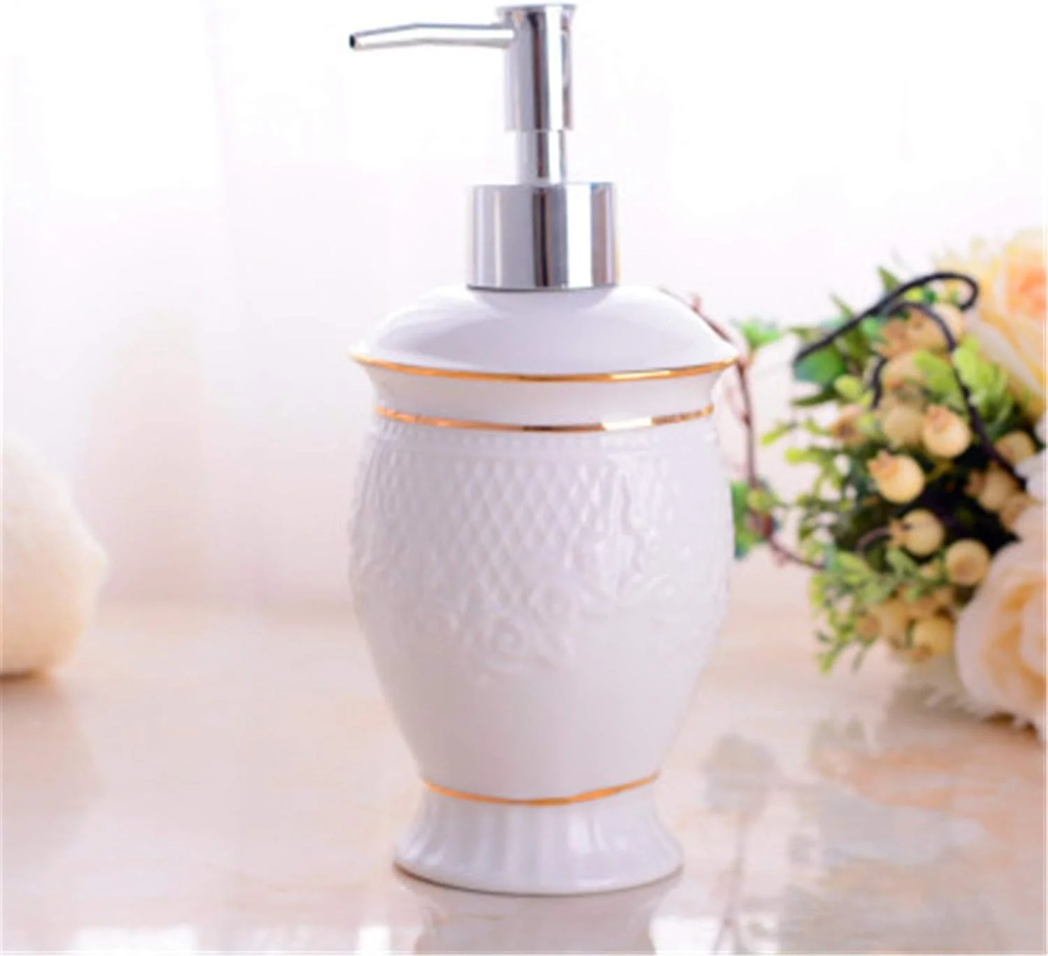 ست سرامیکی دست ساز حمام با گل رز برجسته طلایی، ست پنج تکه لوازم بهداشتی سرامیکی مناسب خانه و هتل (رنگ: سفید، سایز: تک سایز)