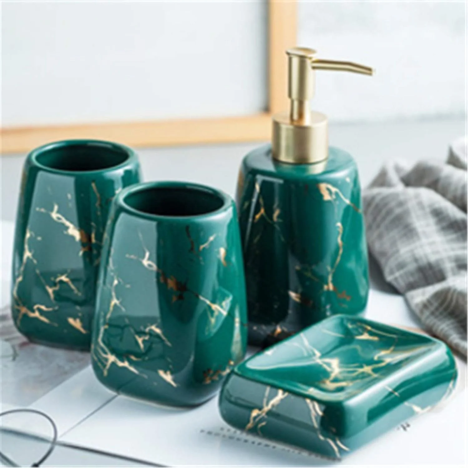 ست سرامیکی لوازم بهداشتی حمام، مناسب خانه و هتل، طرح مرمر نوردیک (رنگ: سبز تیره B، سایز: تک سایز) ست سرامیکی لوازم بهداشتی حمام، مناسب خانه و هتل، طرح مرمر نوردیک (رنگ: سبز تیره B، سایز: تک سایز)