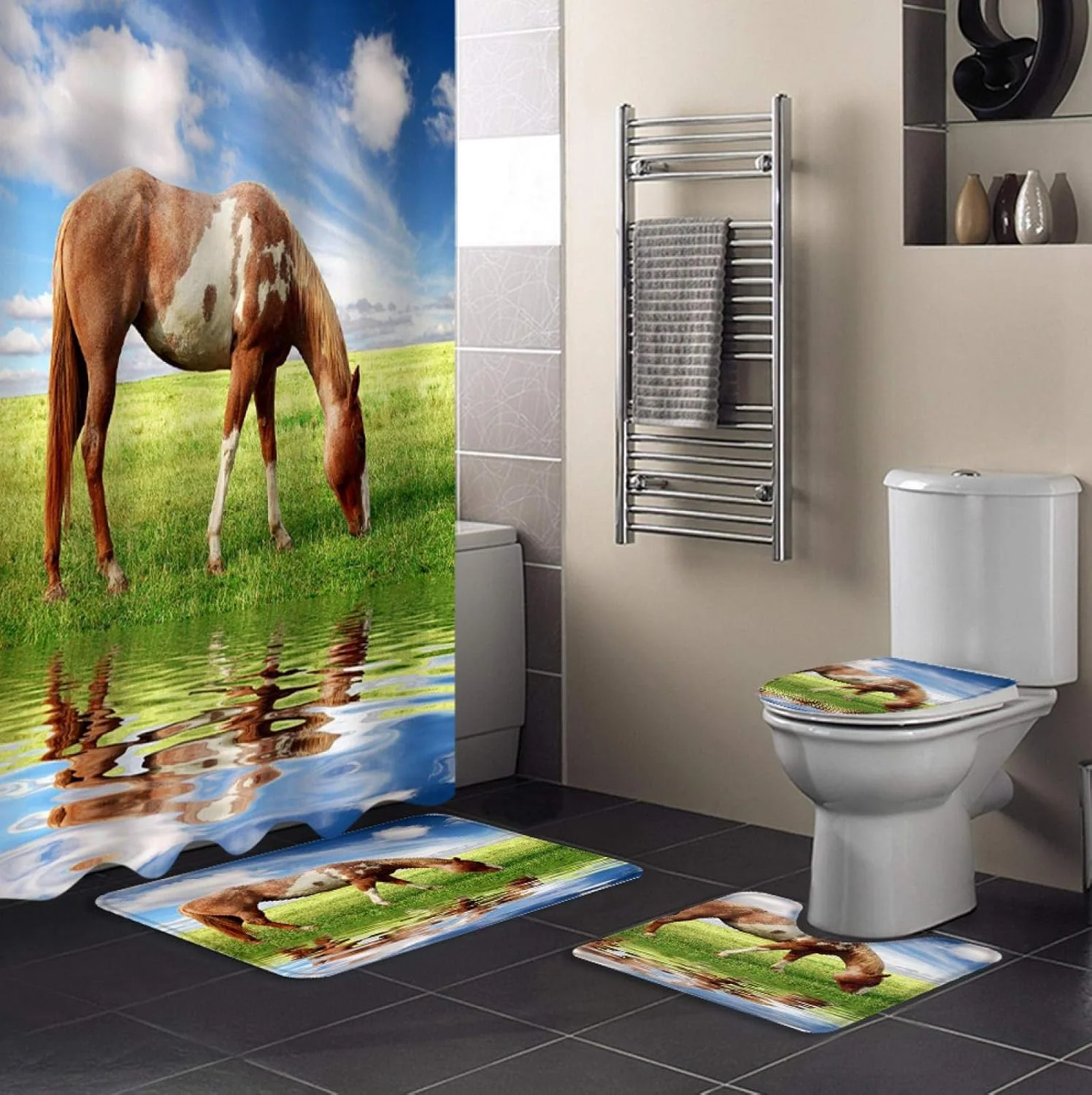 ست پرده حمام ضد آب طرح اسب قهوه ای، چمنزار، رودخانه، به همراه فرش دستشویی، روکش صندلی توالت و پادری