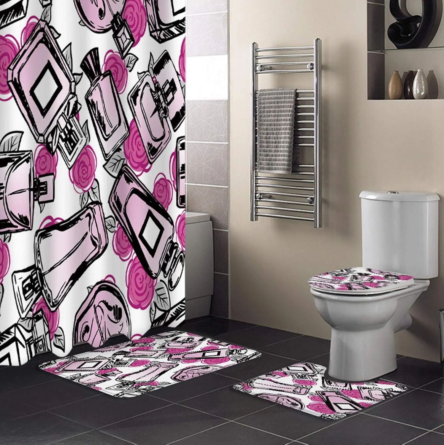 ست پرده حمام ضد آب بادوام با طرح گل رز و شیشه عطر صورتی، شامل فرش حمام، روکش صندلی توالت و پادری