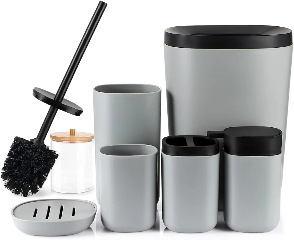 ست لوازم جانبی حمام Otostar، هدیه مناسب برای خانه نو، ست پلاستیکی حمام شامل جای گوش پاک کن، جای مایع دستشویی، جای مسواک، لیوان، جا صابونی، برس توالت و سطل زباله (خاکستری مشکی)