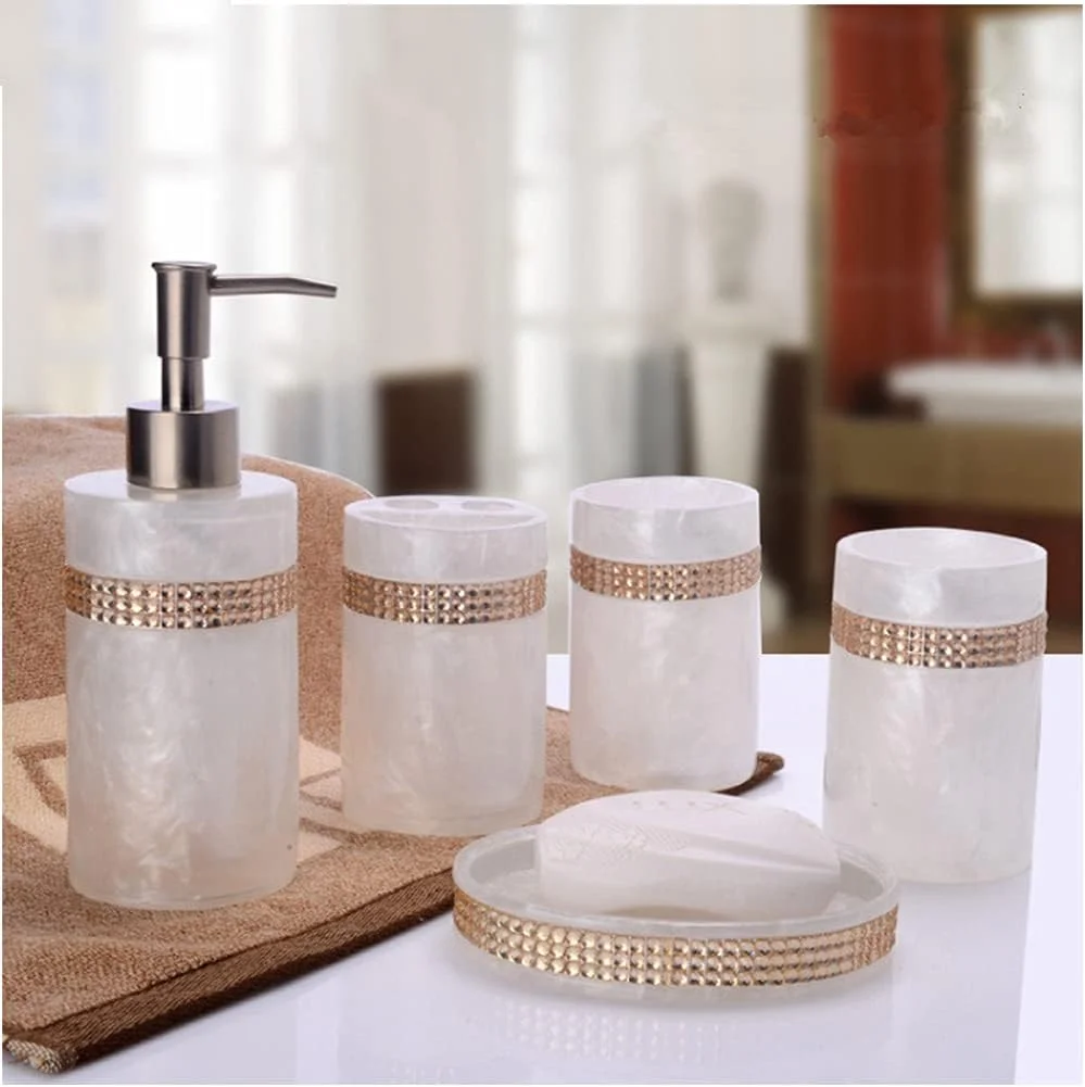 ست ۶ تکه لوازم حمام رزینی برای دکور حمام شامل جا مایع لوسیون، جا مسواکی، لیوان، جا صابونی و سینی