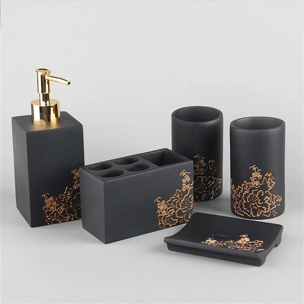 ست پنج تکه لوازم بهداشتی حمام به سبک نوردیک، شامل جا مسواکی و لوازم جانبی