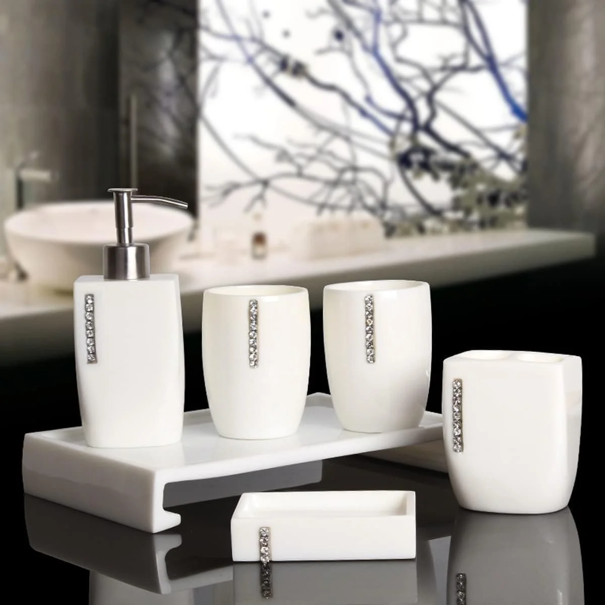 ست پنج تکه لوازم حمام شامل جا مسواکی، ست شستشوی توالت، لیوان دهانشویه زوج