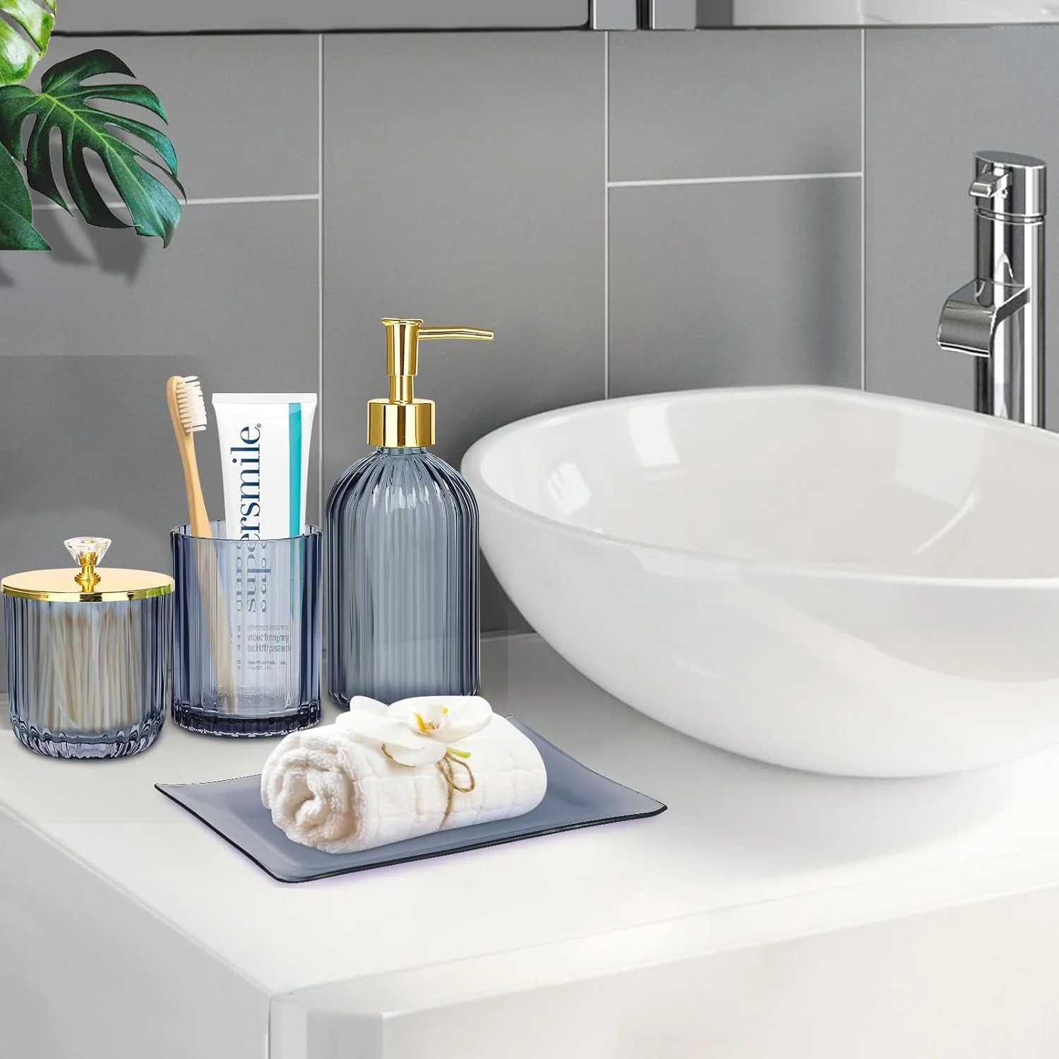 ست لوازم جانبی حمام هاتوری، 4 تکه ست لوازم جانبی حمام شیشه ای آبی شامل جا مایع لوسیون، جا مسواکی، شیشه داروخانه، سینی روشویی، دکور حمام، هدیه برای آپارتمان منزل