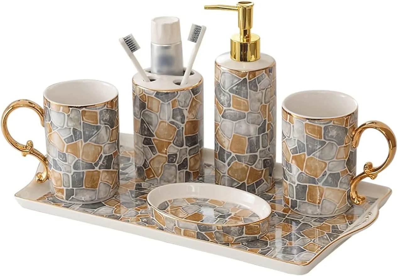 ست پنج تکه لوازم حمام شامل جا مایع دستشویی، جا مسواکی، دو عدد لیوان و جا صابونی به همراه سینی ست پنج تکه لوازم حمام شامل جا مایع دستشویی، جا مسواکی، دو عدد لیوان و جا صابونی به همراه سینی