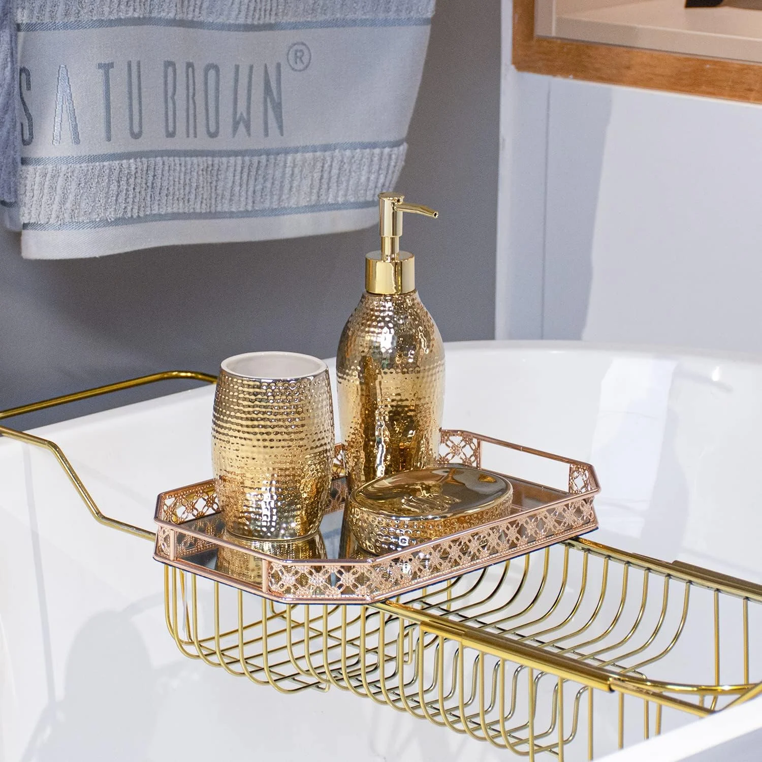 ست لوازم جانبی حمام طلایی قهوه ای ساتو - ست 3 تکه لوازم جانبی حمام سرامیکی تزئینی با پخش کننده صابون لوسیون، جا مسواکی/لیوان و جا صابونی، ست هدیه طلایی برای دکوراسیون منزل جدید