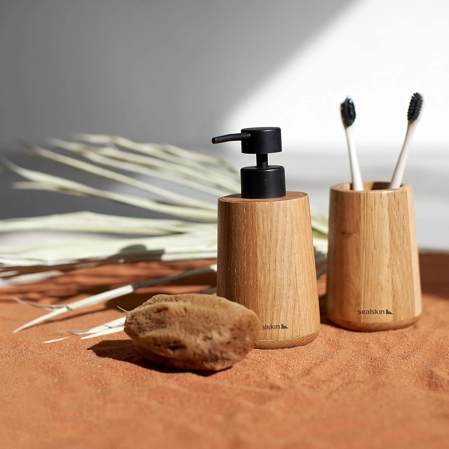 ست لوازم حمام Sealskin Earth - جا مایع دستشویی ۱۵۰ میلی لیتر - لیوان مسواک - بلوط