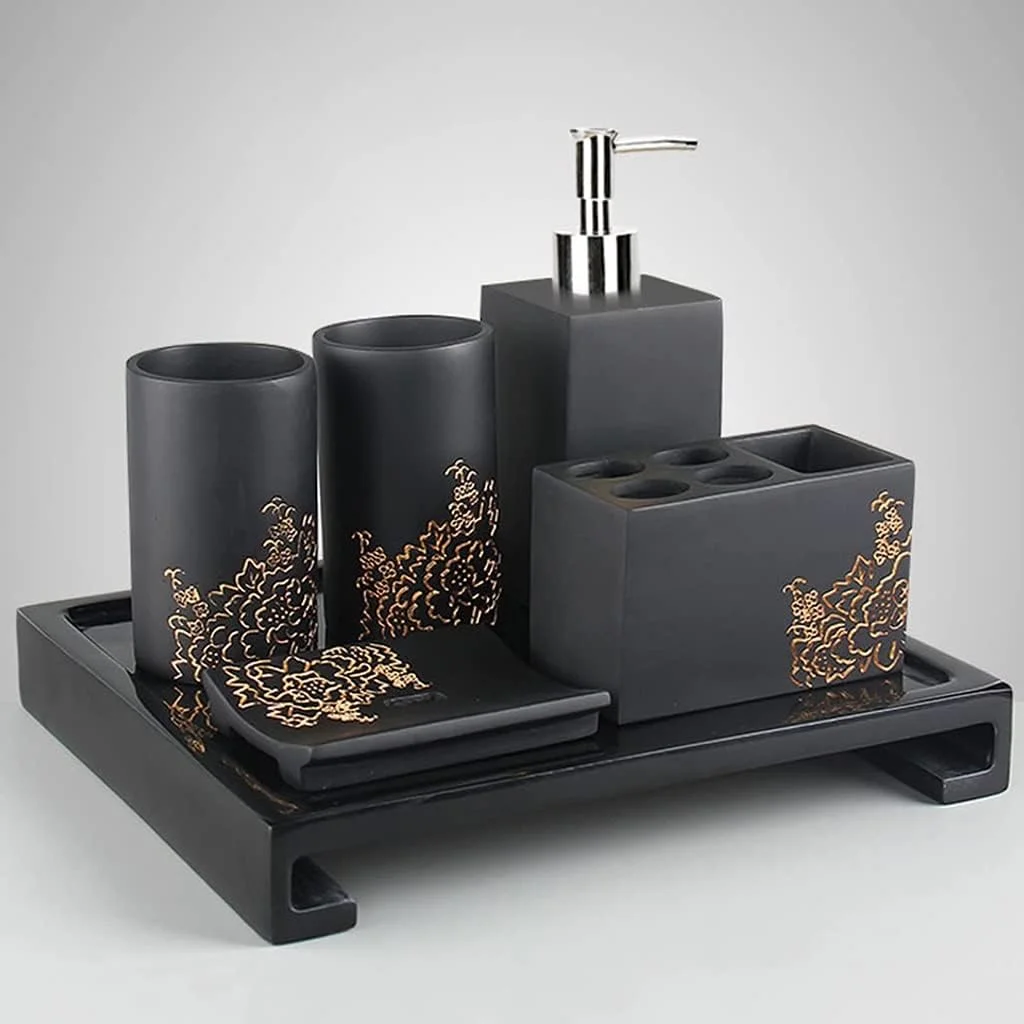 ست لوازم حمام لوکس 6 تکه رزینی با طرح گل صد تومانی، شامل جای مایع صابون، لیوان مسواک، جای صابون، جا مسواکی، ست دکوری حمام، مشکی ست لوازم حمام لوکس 6 تکه رزینی با طرح گل صد تومانی، شامل جای مایع صابون، لیوان مسواک، جای صابون، جا مسواکی، ست دکوری حمام، مشکی