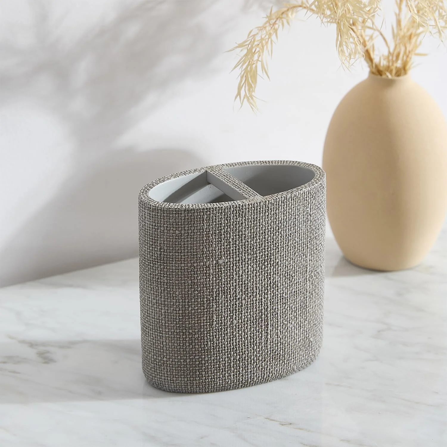 ست لوازم جانبی رومیزی رزینی حمام Tahari Home، شامل جا مسواکی، لیوان، سینی روشویی و پمپ لوسیون، طراحی بافت دار (Astor Light Grey، 4 تکه) ست لوازم جانبی رومیزی رزینی حمام Tahari Home، شامل جا مسواکی، لیوان، سینی روشویی و پمپ لوسیون، طراحی بافت دار (Astor Light Grey، 4 تکه)