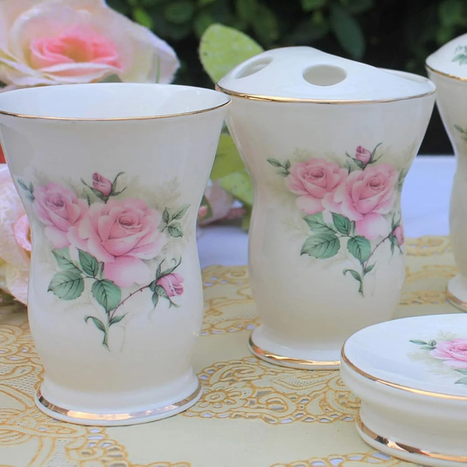 ست لوازم بهداشتی حمام 5 تکه، لوازم جانبی حمام، جا مایع صابون، جا مسواکی، لیوان حمام، جا صابونی تزئینی حمام ست لوازم بهداشتی حمام 5 تکه، لوازم جانبی حمام، جا مایع صابون، جا مسواکی، لیوان حمام، جا صابونی تزئینی حمام