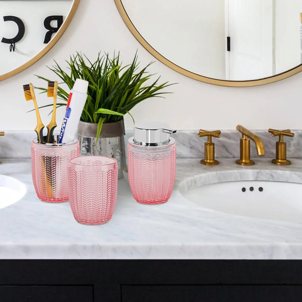 ست لوازم جانبی حمام Tonxus، شامل جا مسواکی شیشه ای صورتی و جا مایع فوم، جا مایع دستشویی فوم، لیوان، جا خمیر دندان و مسواک برای دکوراسیون روی میز ست لوازم جانبی حمام Tonxus، شامل جا مسواکی شیشه ای صورتی و جا مایع فوم، جا مایع دستشویی فوم، لیوان، جا خمیر دندان و مسواک برای دکوراسیون روی میز