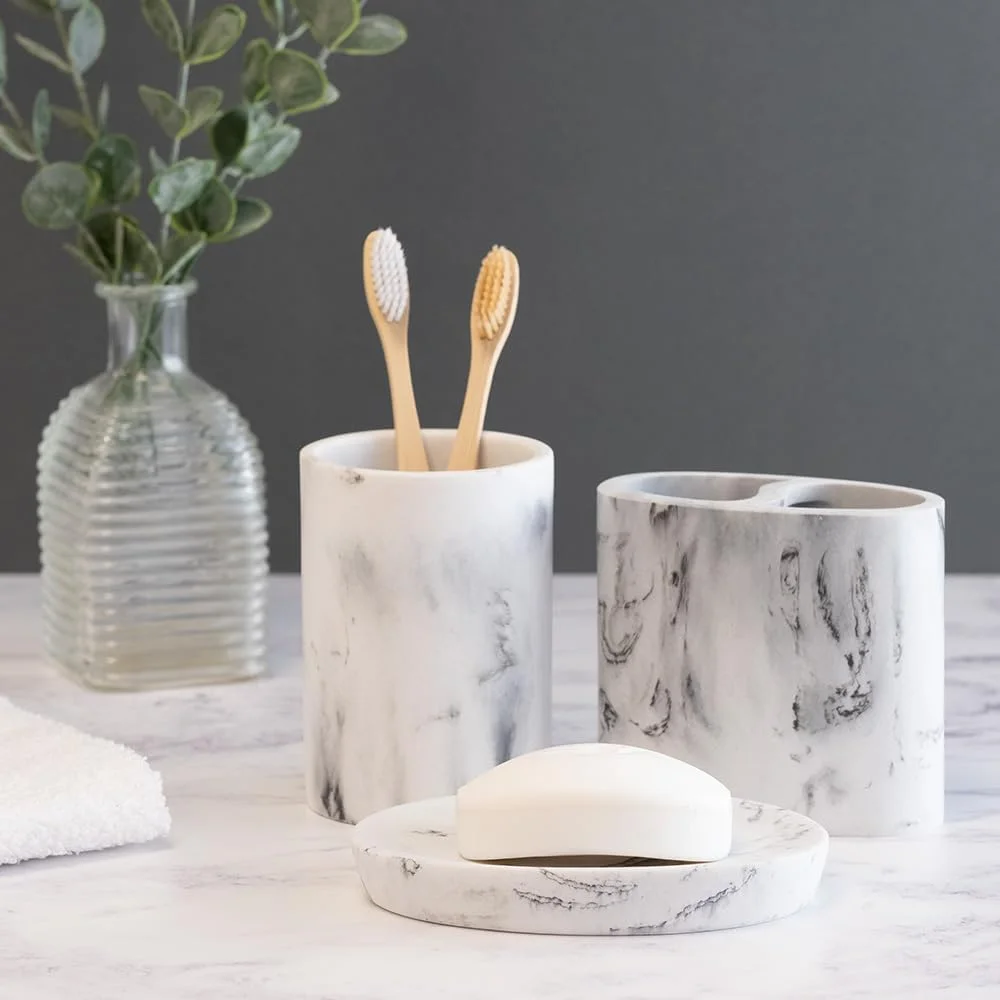 ست لوازم جانبی حمام طرح سنگ مرمر تریکس، 3 تکه، جا مسواکی، جا صابونی و ظرف نگهداری ست لوازم جانبی حمام طرح سنگ مرمر تریکس، 3 تکه، جا مسواکی، جا صابونی و ظرف نگهداری