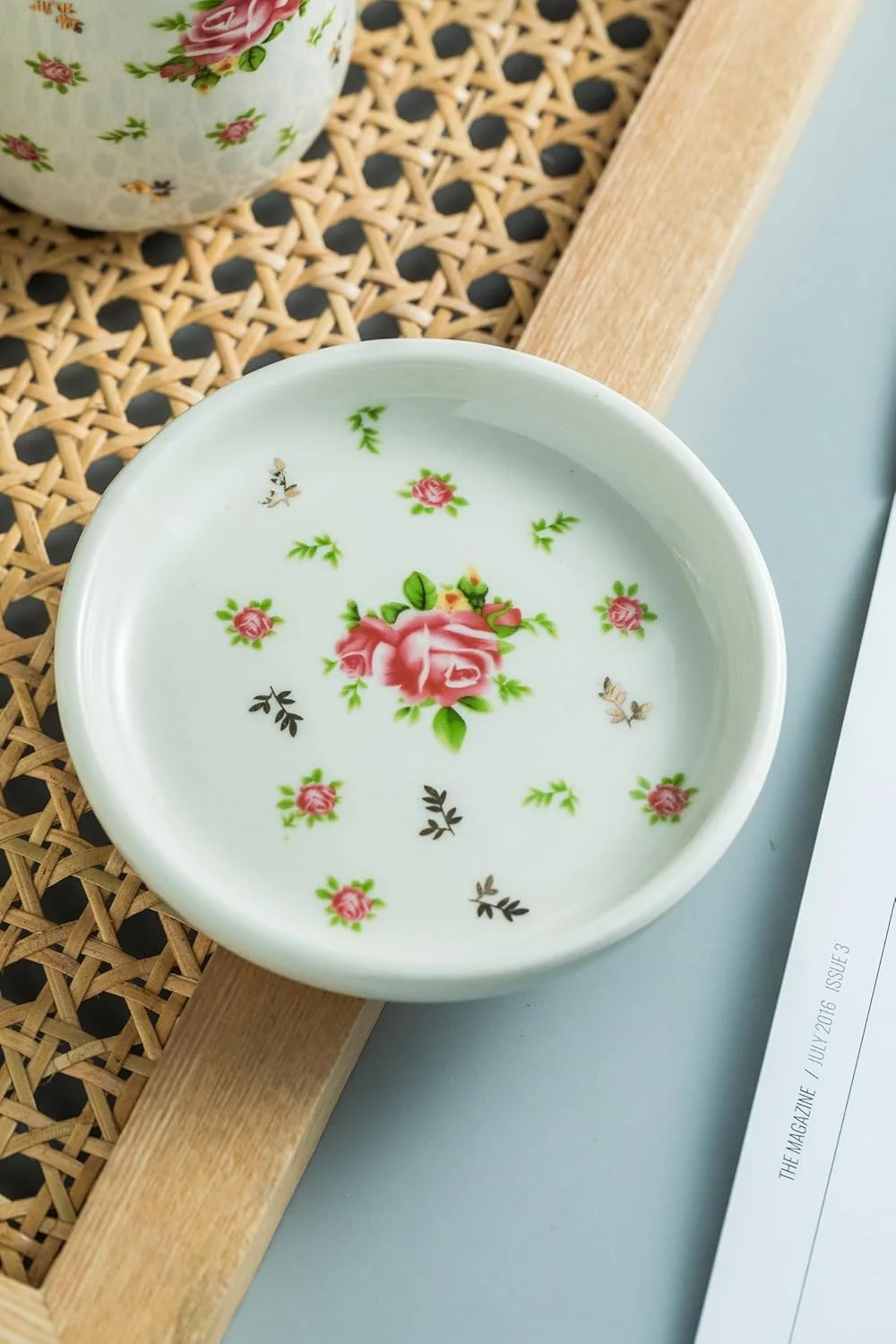 ست لوازم جانبی سرامیکی ۴ تکه UMAI برای حمام - جا مسواکی، لیوان آب، مایع ریز صابون، جای صابون (سفید) ست لوازم جانبی سرامیکی ۴ تکه UMAI برای حمام - جا مسواکی، لیوان آب، مایع ریز صابون، جای صابون (سفید)