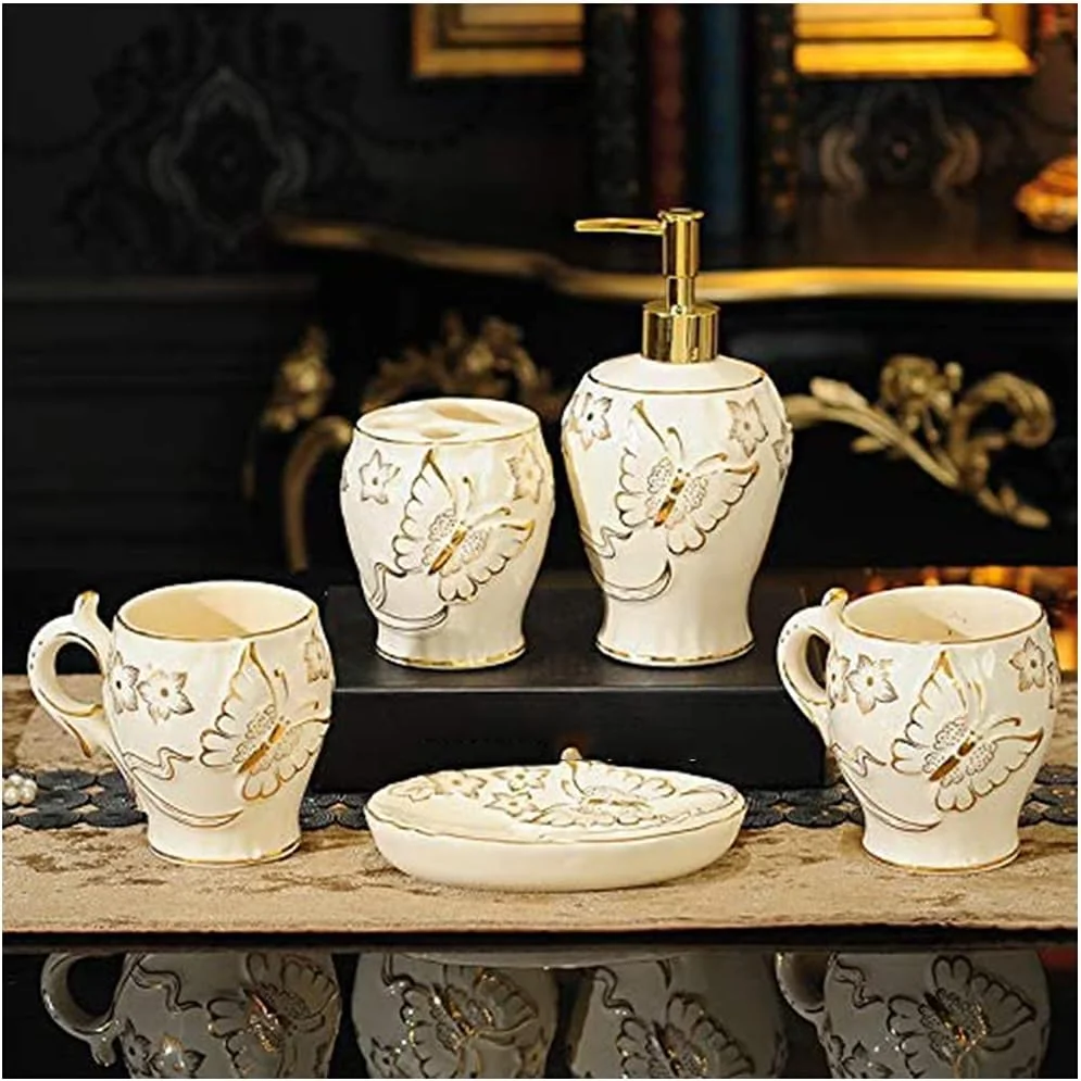 ست لوازم جانبی سرامیکی حمام با طرح قدیمی، دکور روشویی حمام با طراحی ساده شامل پمپ مایع دستشویی، جا مسواکی تقسیم شده، لیوان شستشو، جا صابونی ست لوازم جانبی سرامیکی حمام با طرح قدیمی، دکور روشویی حمام با طراحی ساده شامل پمپ مایع دستشویی، جا مسواکی تقسیم شده، لیوان شستشو، جا صابونی