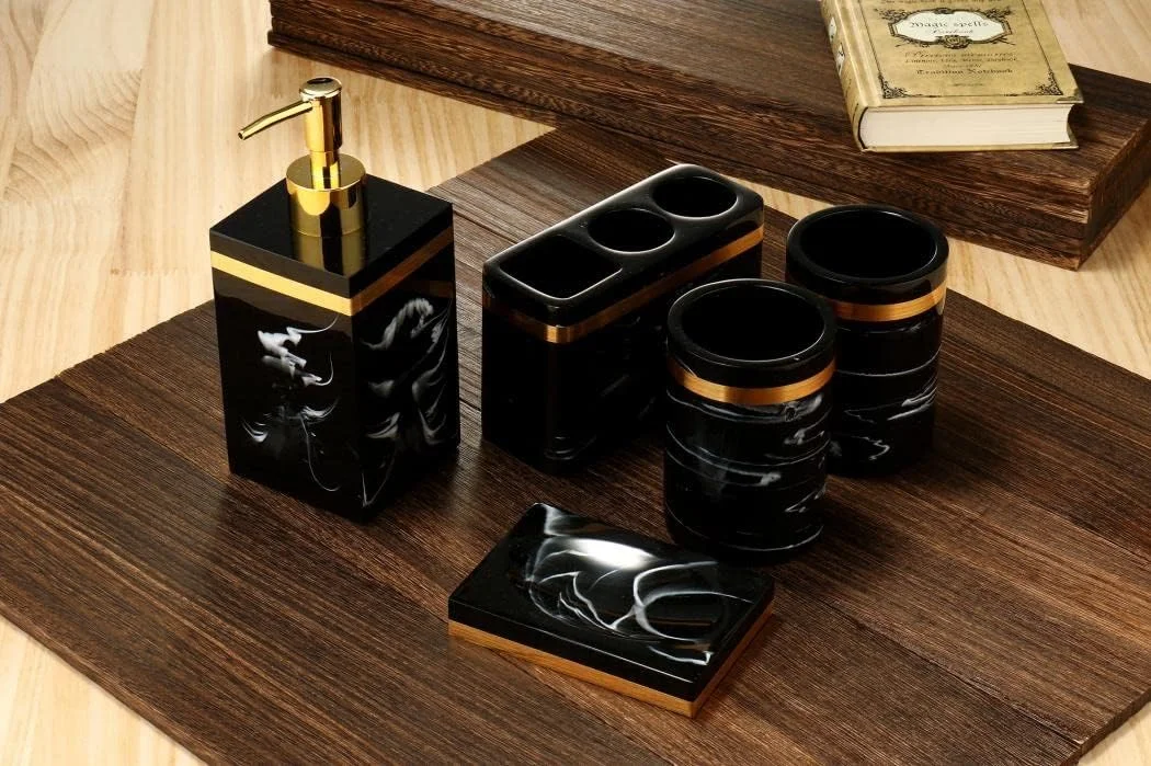 ست لوازم جانبی حمام 5 تکه، جا مایع دستشویی طرح سنگ مرمر، جا مسواک و خمیر دندان، جا صابونی و لیوان (سفید) ست لوازم جانبی حمام 5 تکه، جا مایع دستشویی طرح سنگ مرمر، جا مسواک و خمیر دندان، جا صابونی و لیوان (سفید)