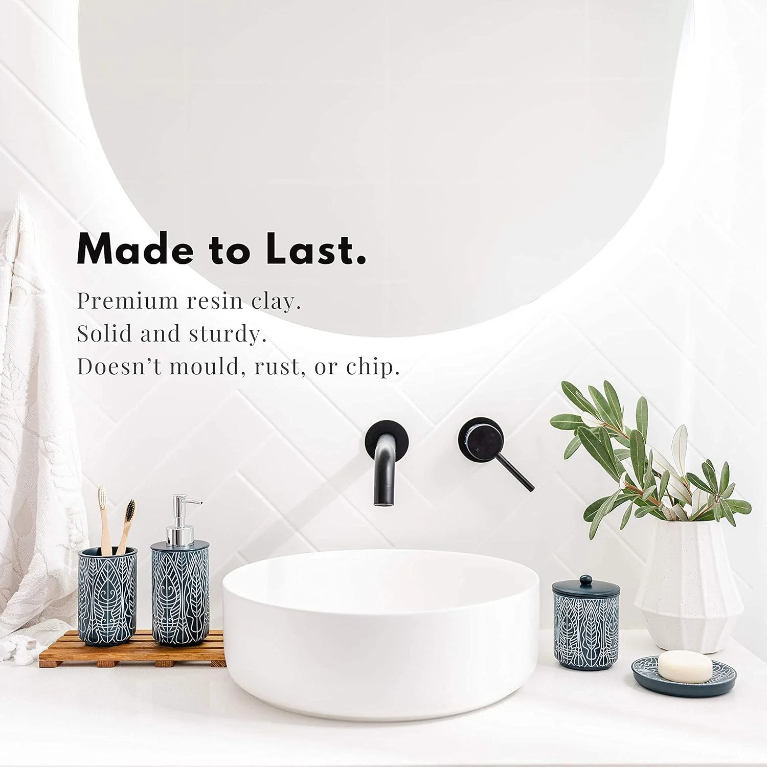 ست لوازم جانبی حمام سرمه ای ممتاز. ست حمام آبی. دکور حمام آبی. ملزومات آپارتمان جدید. جا مسواکی و جا مایع صابون آبی. ست لوازم جانبی حمام سرمه ای ممتاز. ست حمام آبی. دکور حمام آبی. ملزومات آپارتمان جدید. جا مسواکی و جا مایع صابون آبی.