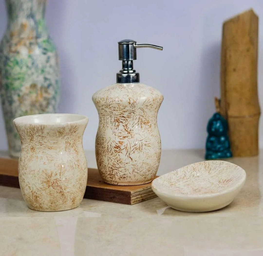 ست لوازم جانبی سرامیکی حمام ورنی، 3 تکه، مناسب برای استفاده و دکور حمام | جای مایع دستشویی، جای صابون، جای مسواک، دست ساز و نقاشی شده - CRO 97 ست لوازم جانبی سرامیکی حمام ورنی، 3 تکه، مناسب برای استفاده و دکور حمام | جای مایع دستشویی، جای صابون، جای مسواک، دست ساز و نقاشی شده - CRO 97