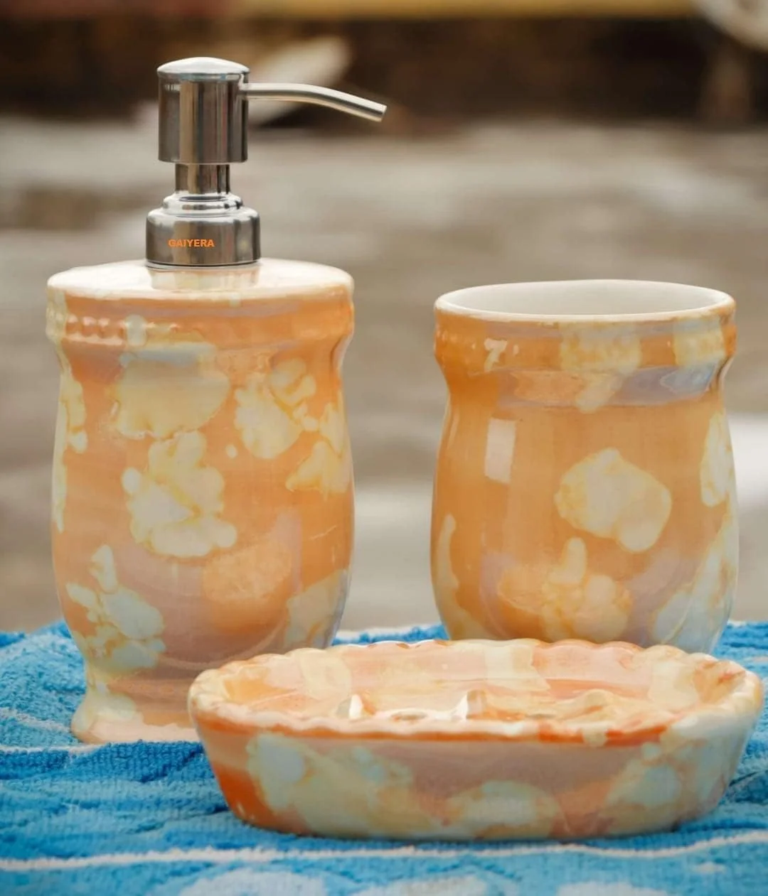 ست لوازم جانبی سرامیکی حمام Vreni برای کاربرد و دکور حمام | جا مایع دستشویی، جا صابونی، جا مسواکی دست ساز سفید شیری (ست 3 تکه) ست لوازم جانبی سرامیکی حمام Vreni برای کاربرد و دکور حمام | جا مایع دستشویی، جا صابونی، جا مسواکی دست ساز سفید شیری (ست 3 تکه)