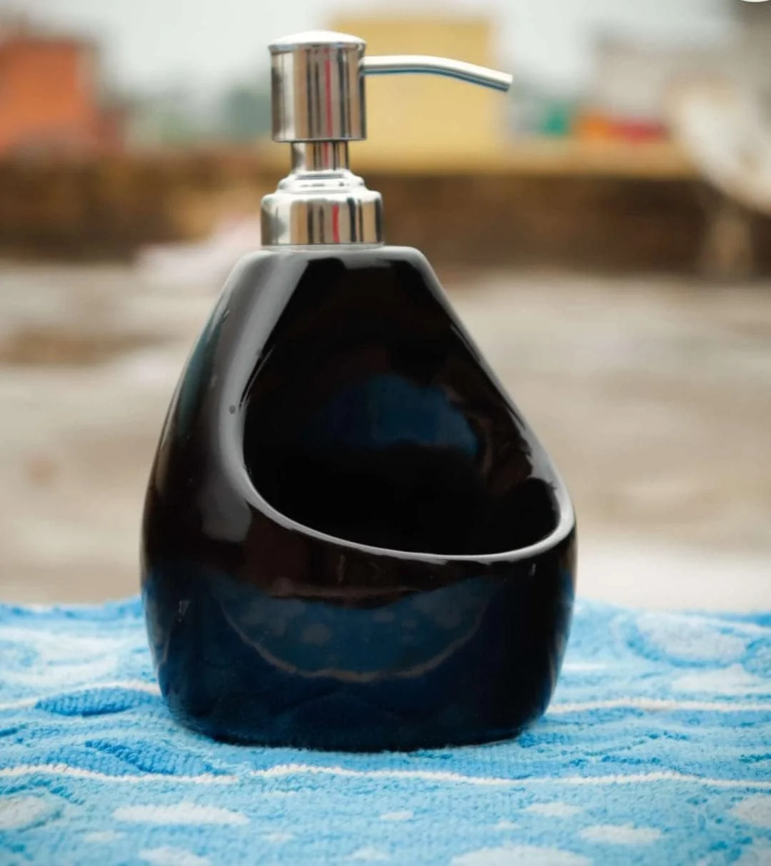 ست لوازم جانبی سرامیکی حمام Vreni برای کاربرد و دکور حمام | جای مایع صابون، سینی صابون، جا مسواکی دست ساز/نقاشی شده - CRO 11