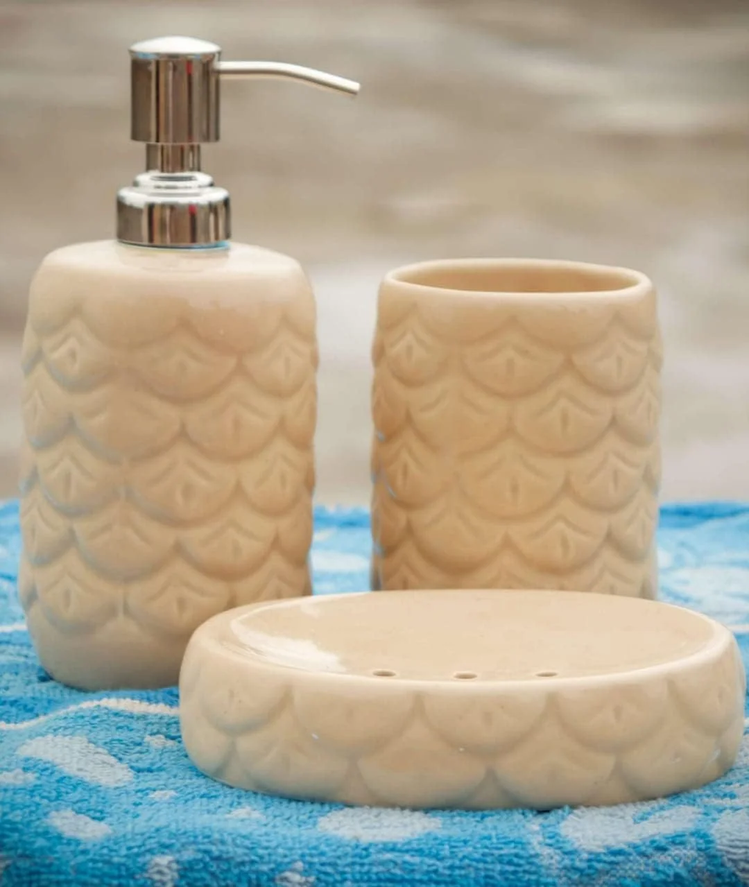 ست لوازم جانبی سرامیکی حمام Vreni برای کاربرد و دکور حمام | جای مایع صابون، سینی صابون، جا مسواکی دست ساز/نقاشی شده - CRO 12