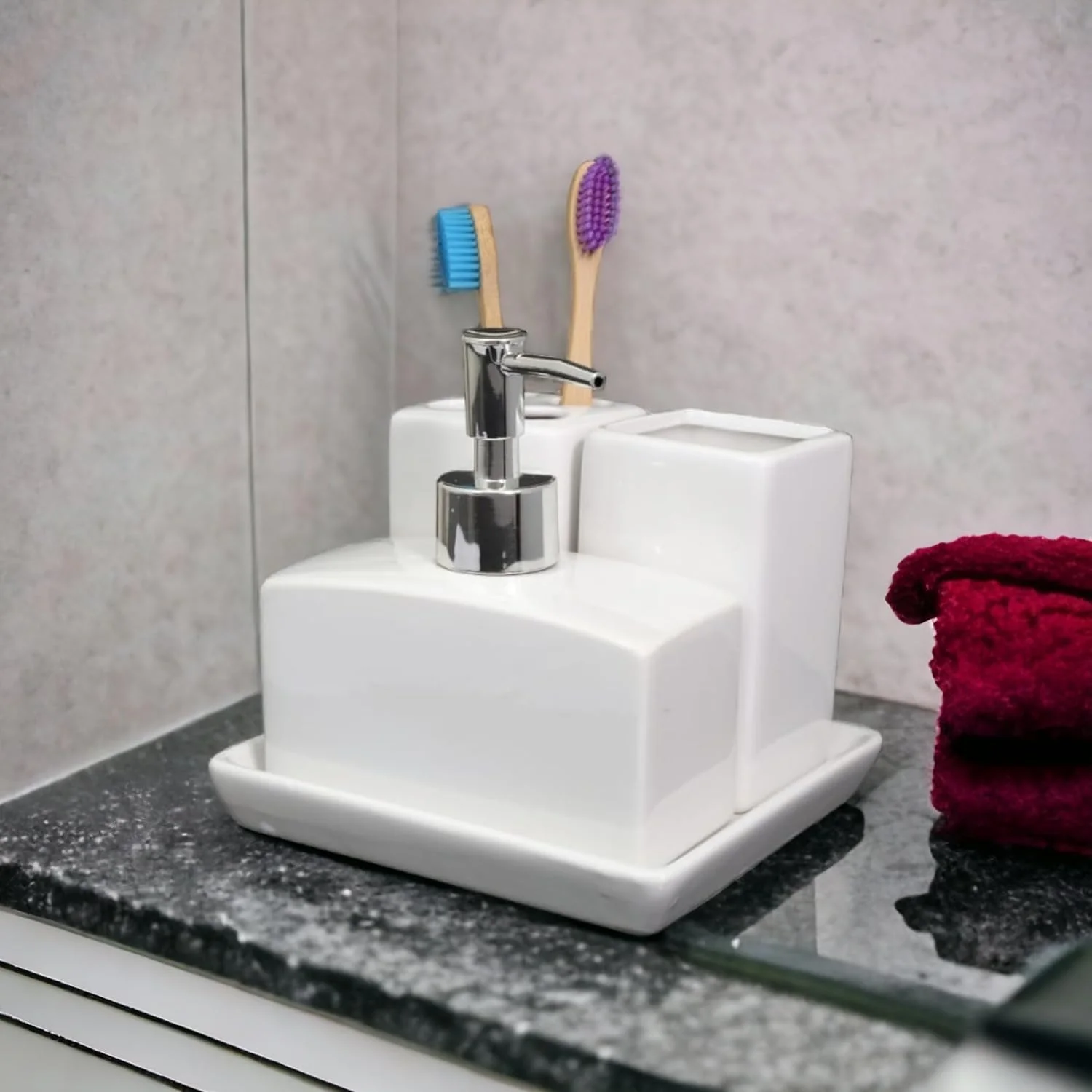 ست ۴ تکه سرامیکی بادوام لوازم حمام شامل جا مایع دستشویی، جا مسواکی، جا صابونی و لیوان (سفید) ست ۴ تکه سرامیکی بادوام لوازم حمام شامل جا مایع دستشویی، جا مسواکی، جا صابونی و لیوان (سفید)